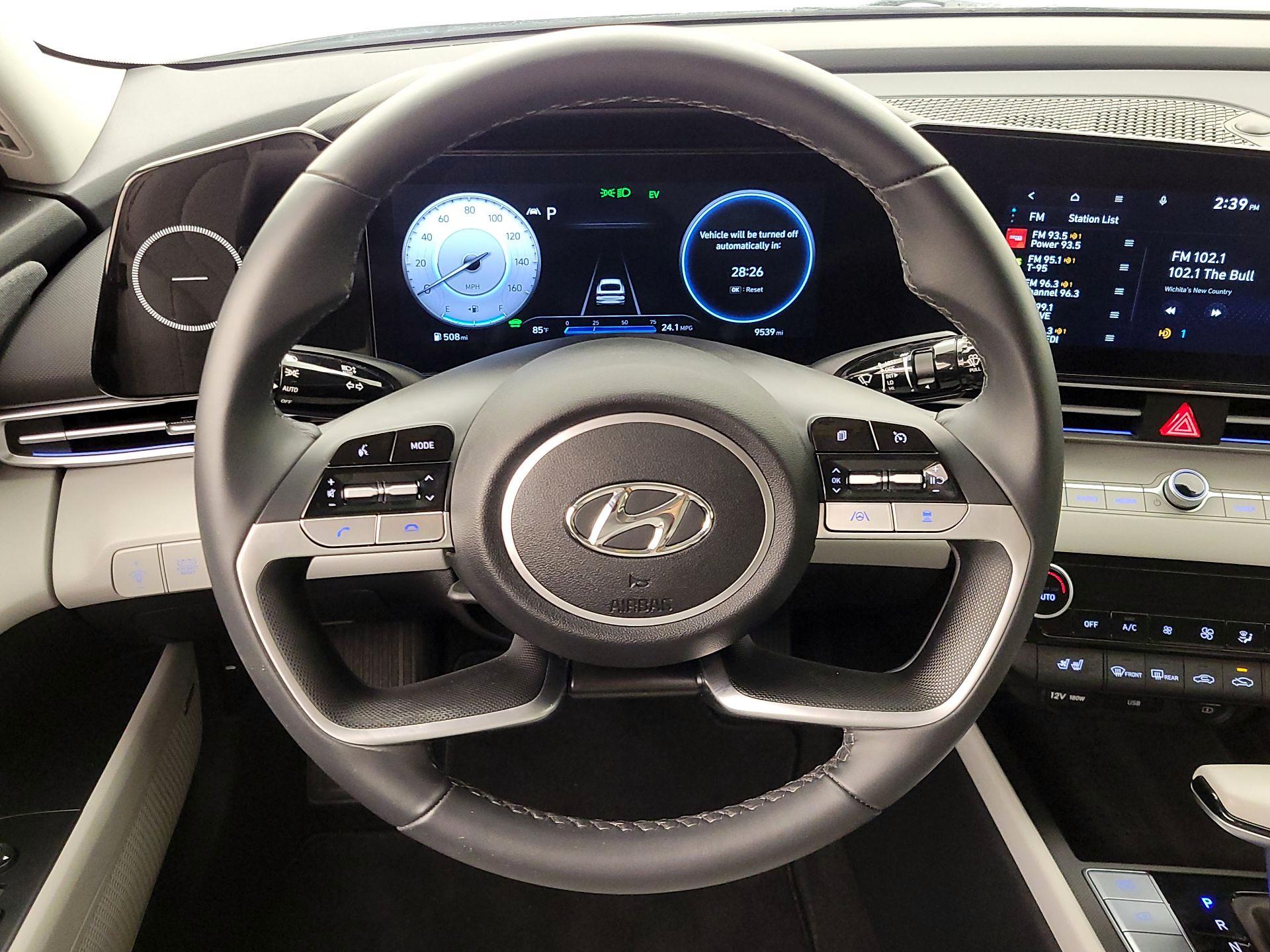 Thumbnail: 2023 Hyundai Elantra - 10