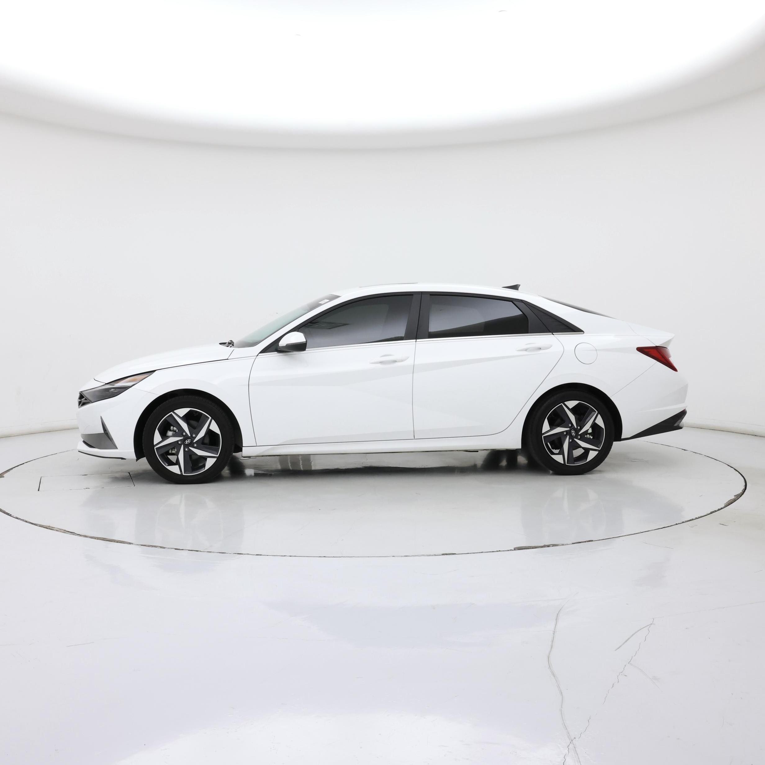 Thumbnail: 2023 Hyundai Elantra - 3