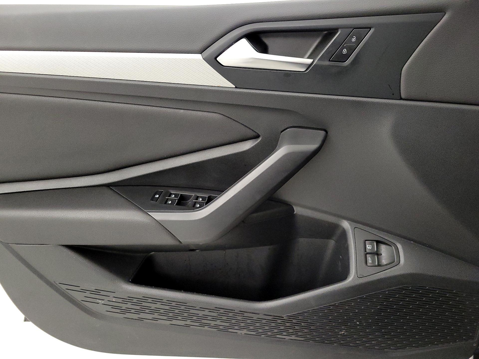 Thumbnail: 2021 Volkswagen Jetta - 12