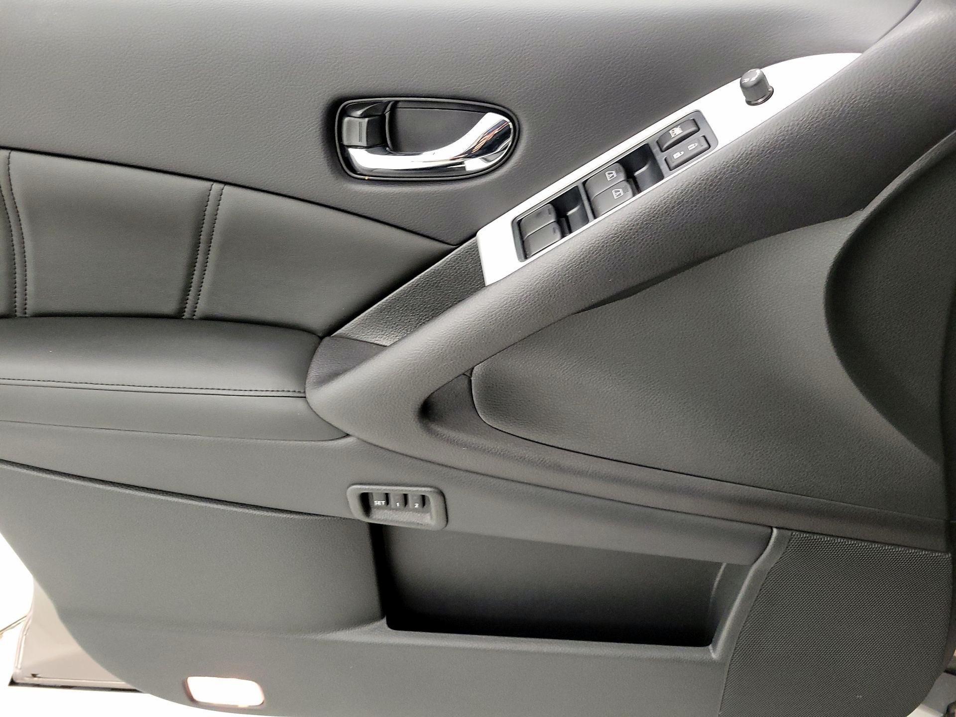 Thumbnail: 2013 Nissan Murano - 12