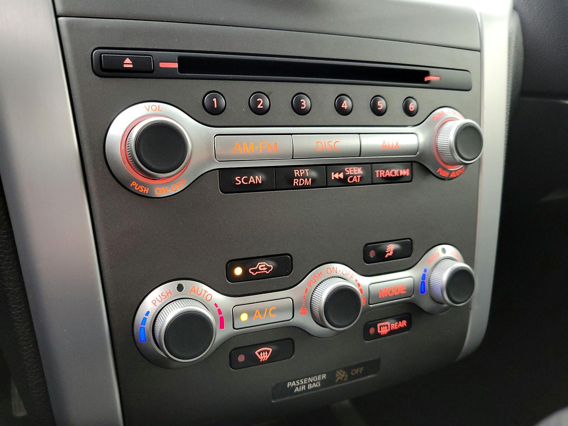 Thumbnail: 2013 Nissan Murano - 16