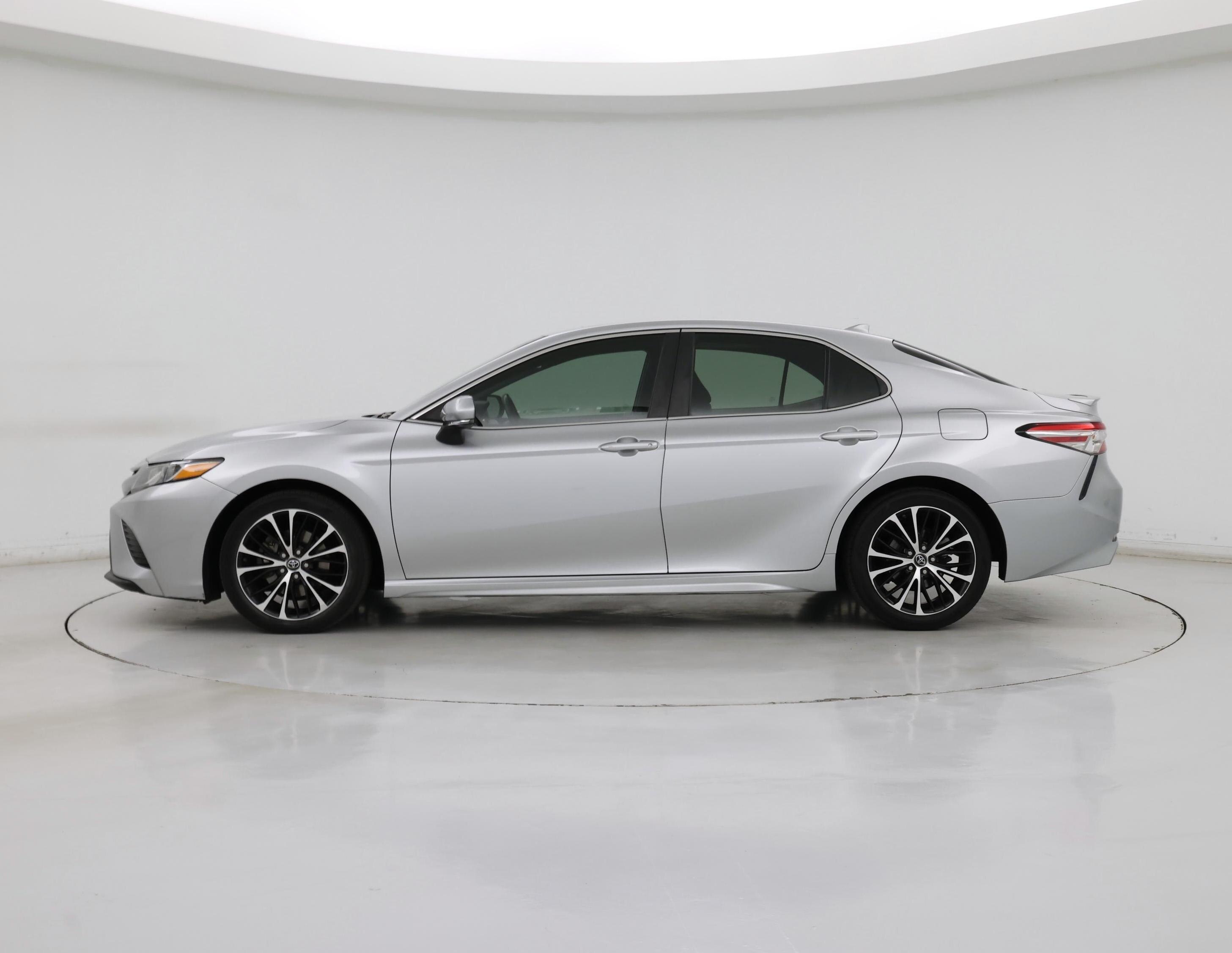 Thumbnail: 2018 Toyota Camry - 3
