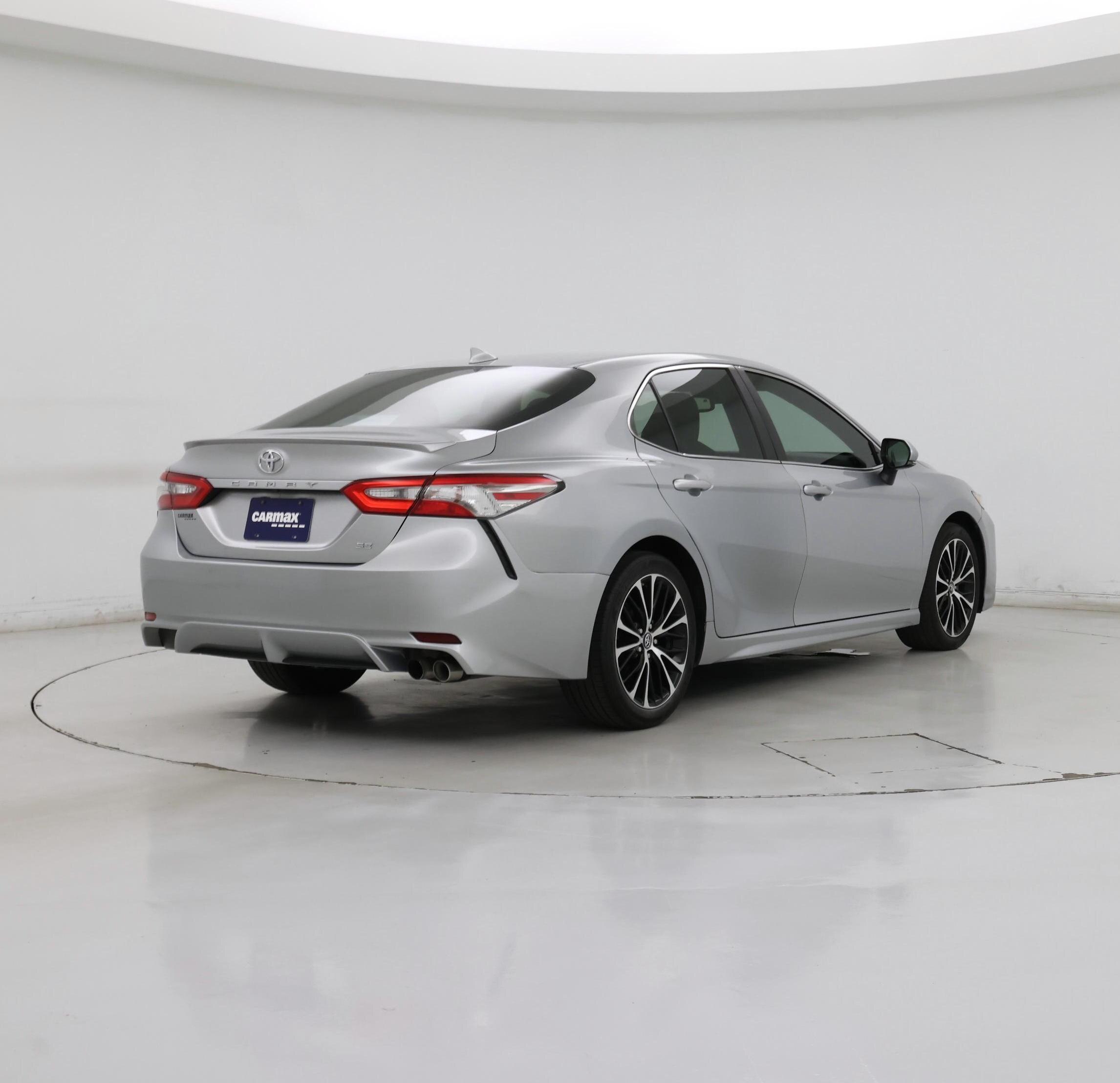 Thumbnail: 2018 Toyota Camry - 8