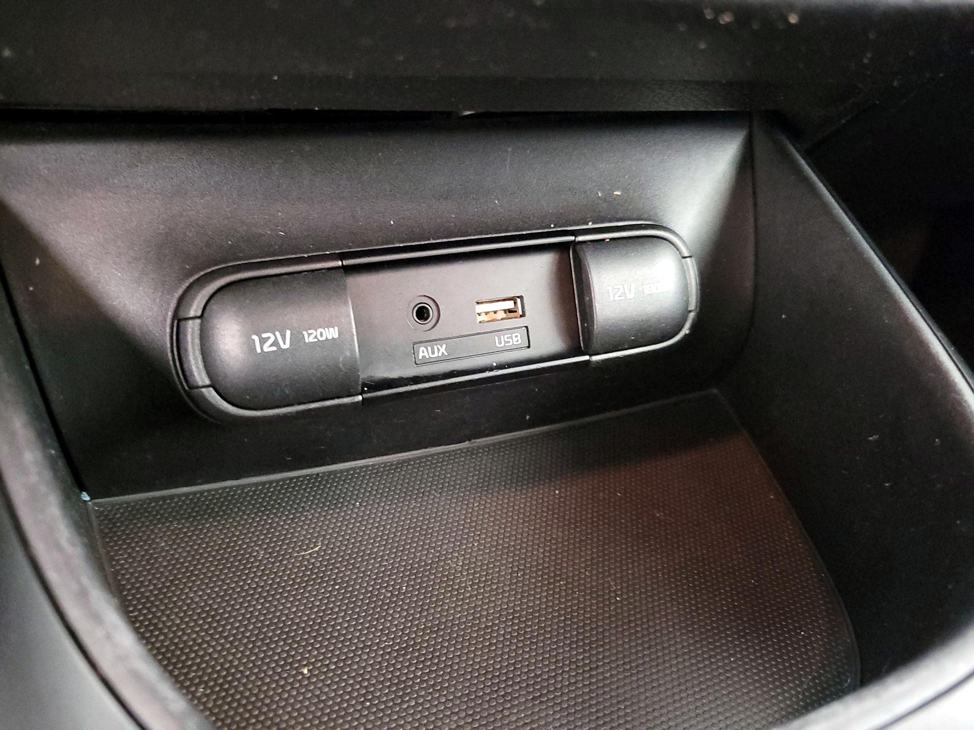 Thumbnail: 2016 Kia Soul - 18
