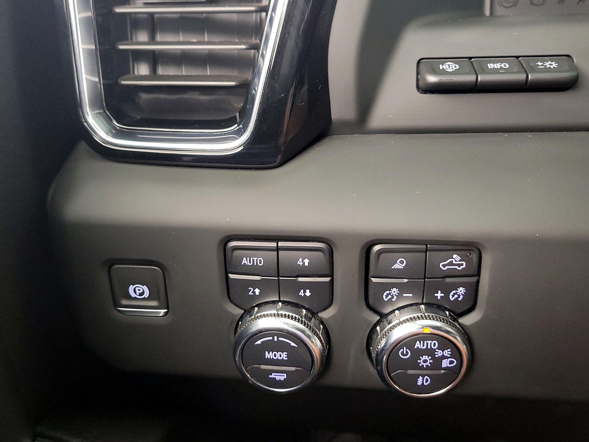 Thumbnail: 2024 GMC Sierra 2500 - 13