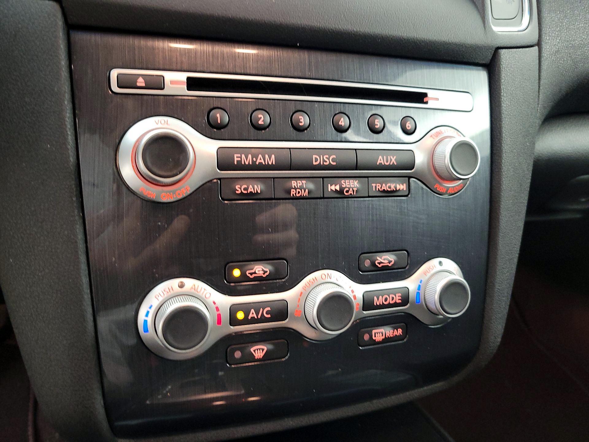 Thumbnail: 2014 Nissan Maxima - 16