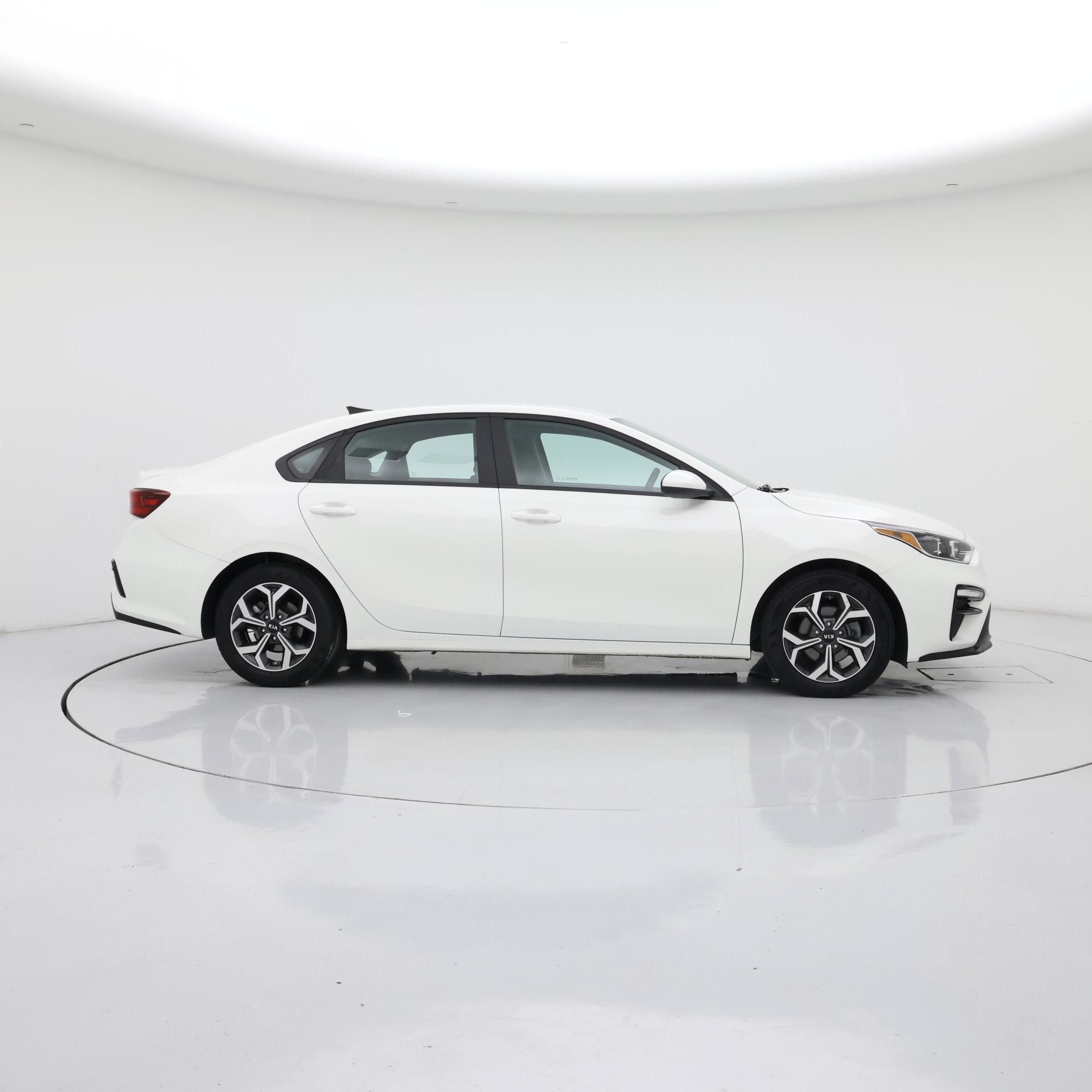 Thumbnail: 2021 Kia Forte - 7