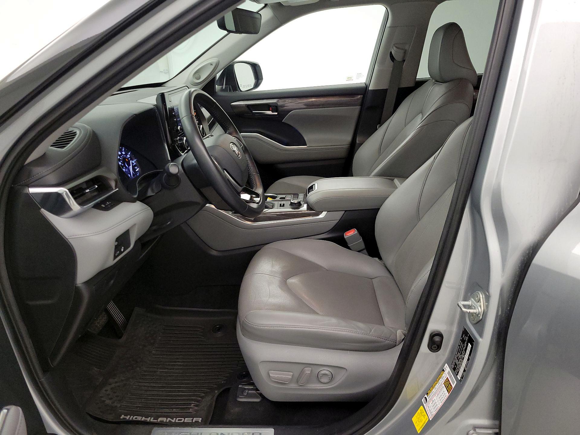Thumbnail: 2020 Toyota Highlander - 11
