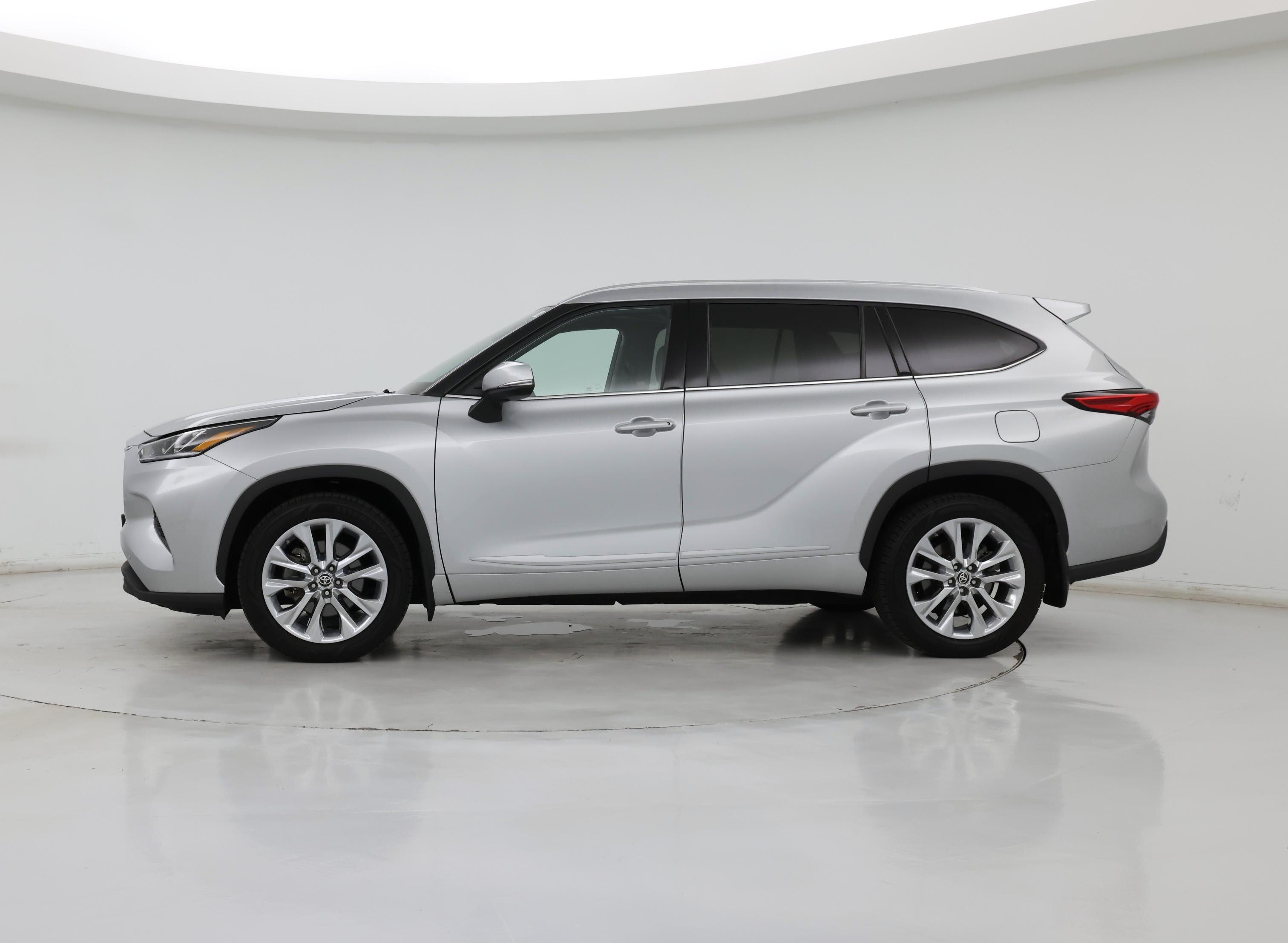 Thumbnail: 2020 Toyota Highlander - 3