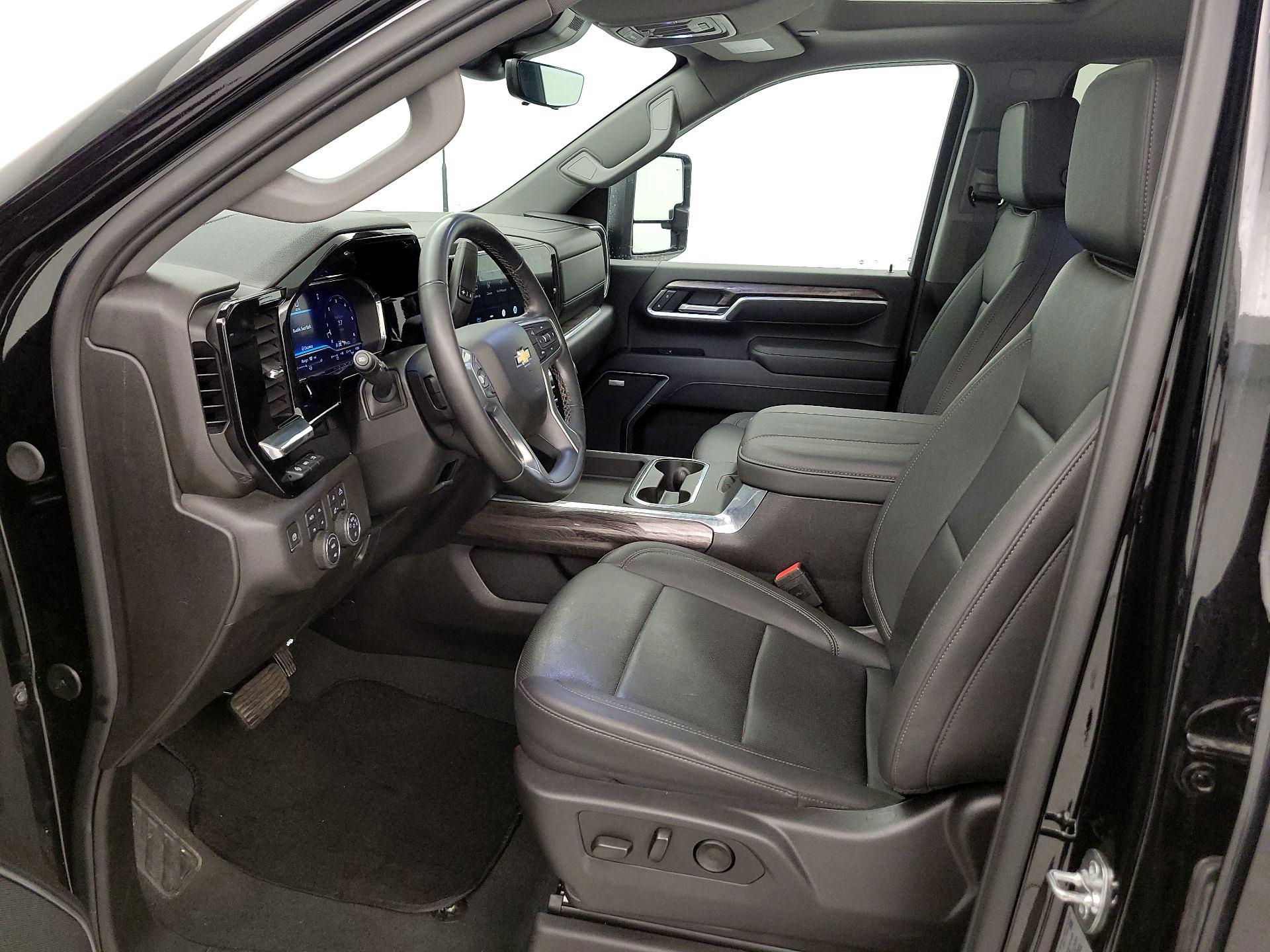 Thumbnail: 2025 Chevrolet Silverado 3500 - 11