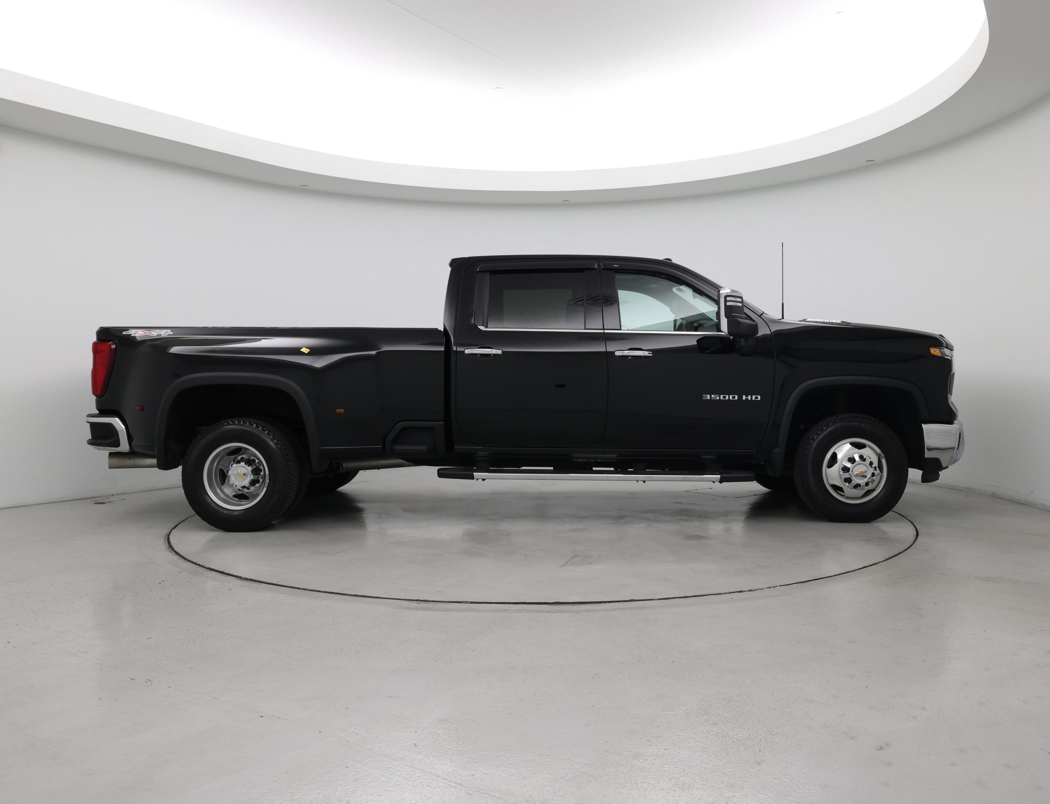 Thumbnail: 2025 Chevrolet Silverado 3500 - 7