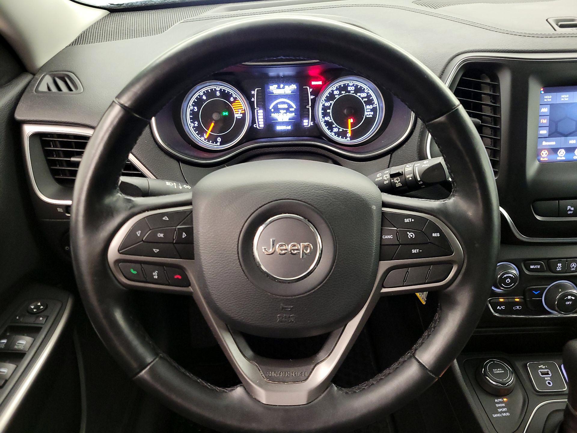 Thumbnail: 2020 Jeep Cherokee - 10