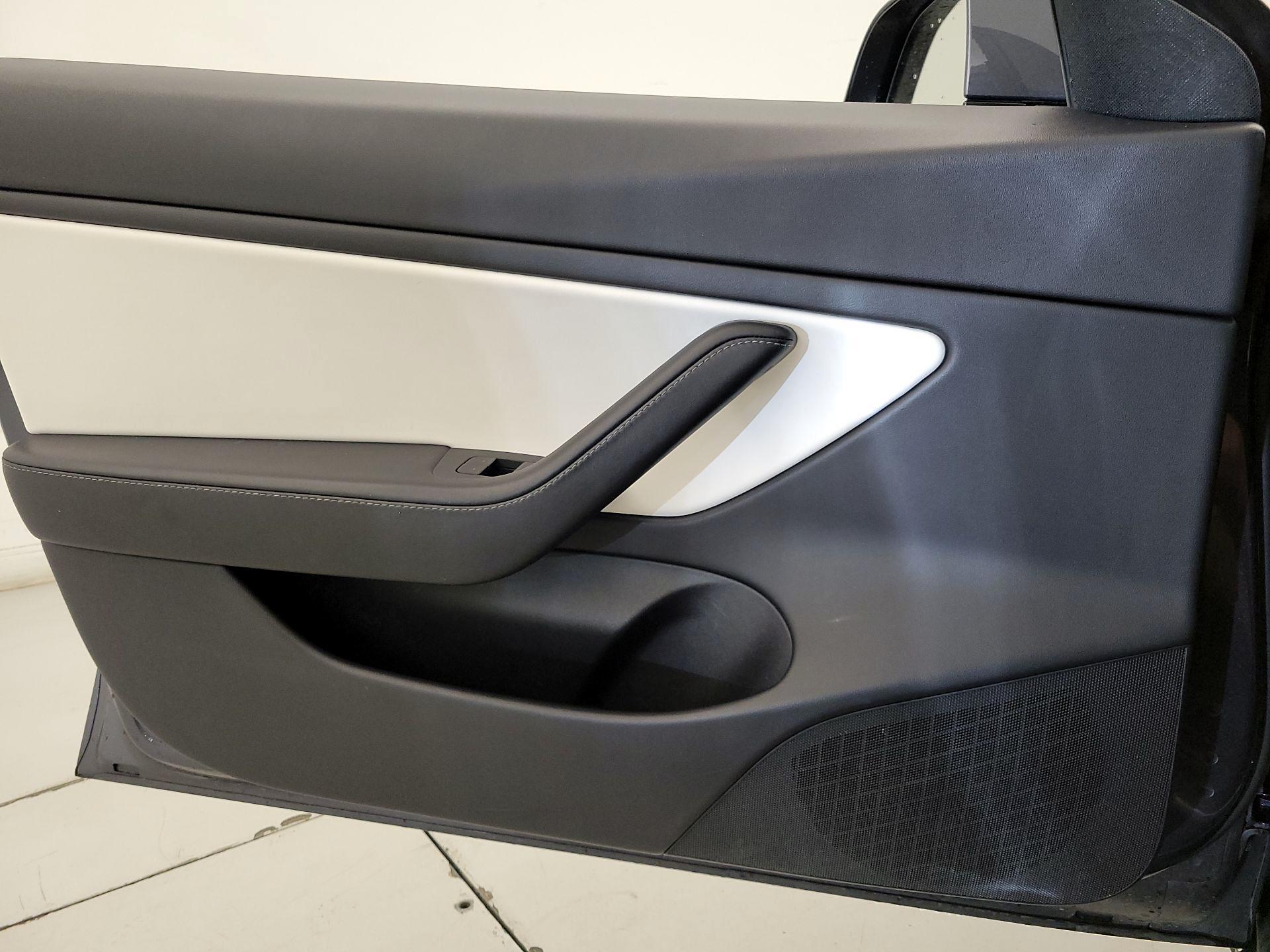 Thumbnail: 2021 Tesla Model 3 - 12