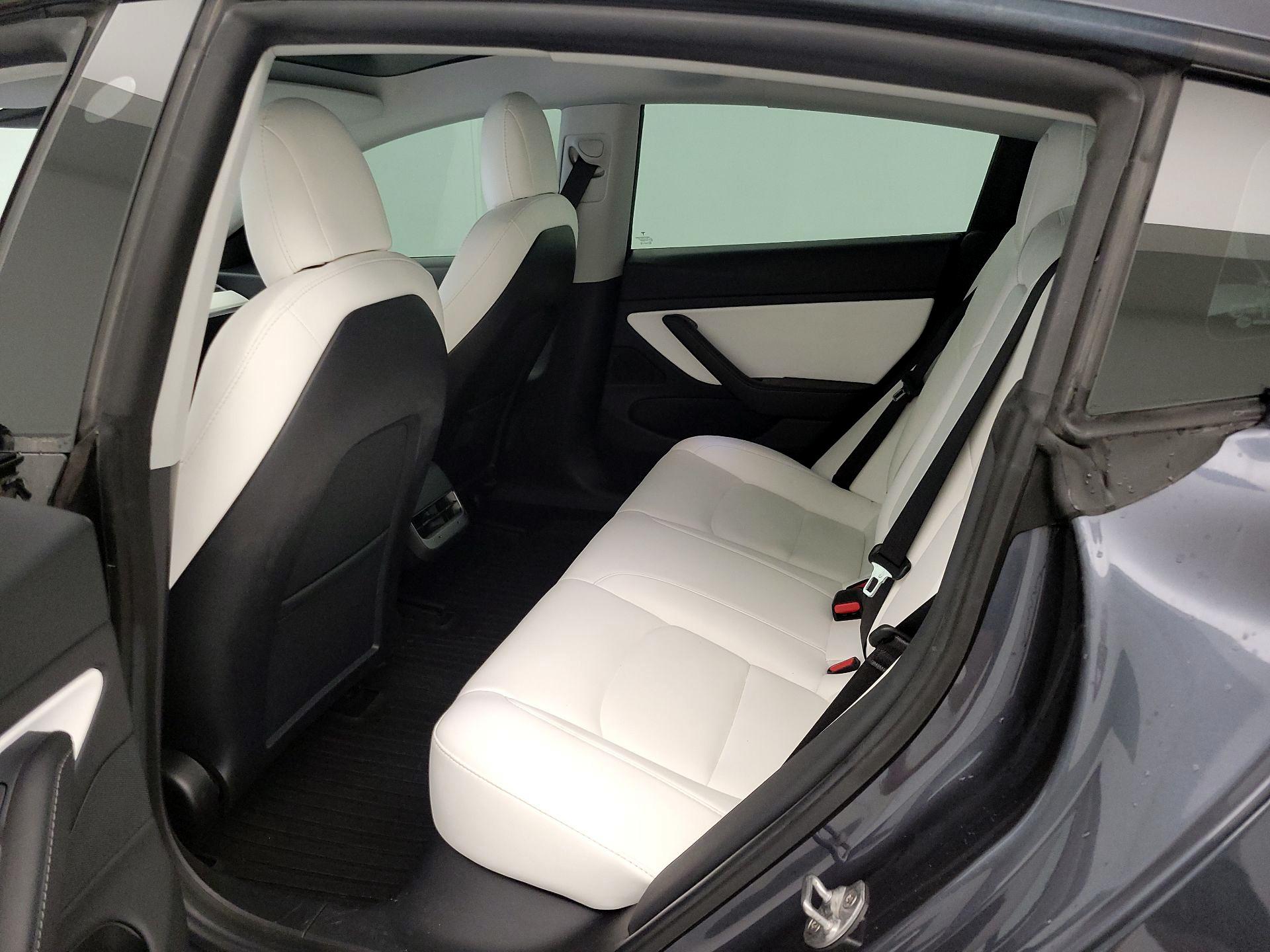Thumbnail: 2021 Tesla Model 3 - 19