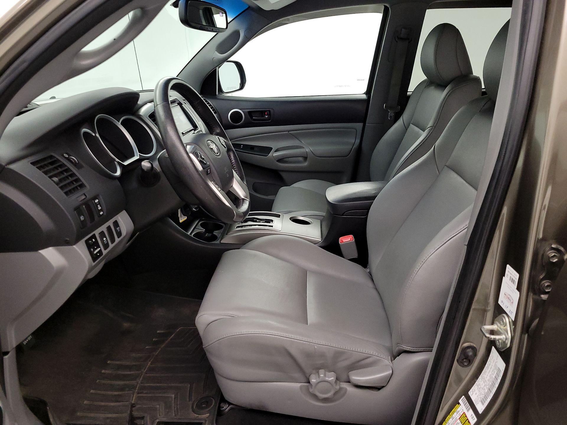 Thumbnail: 2015 Toyota Tacoma - 11