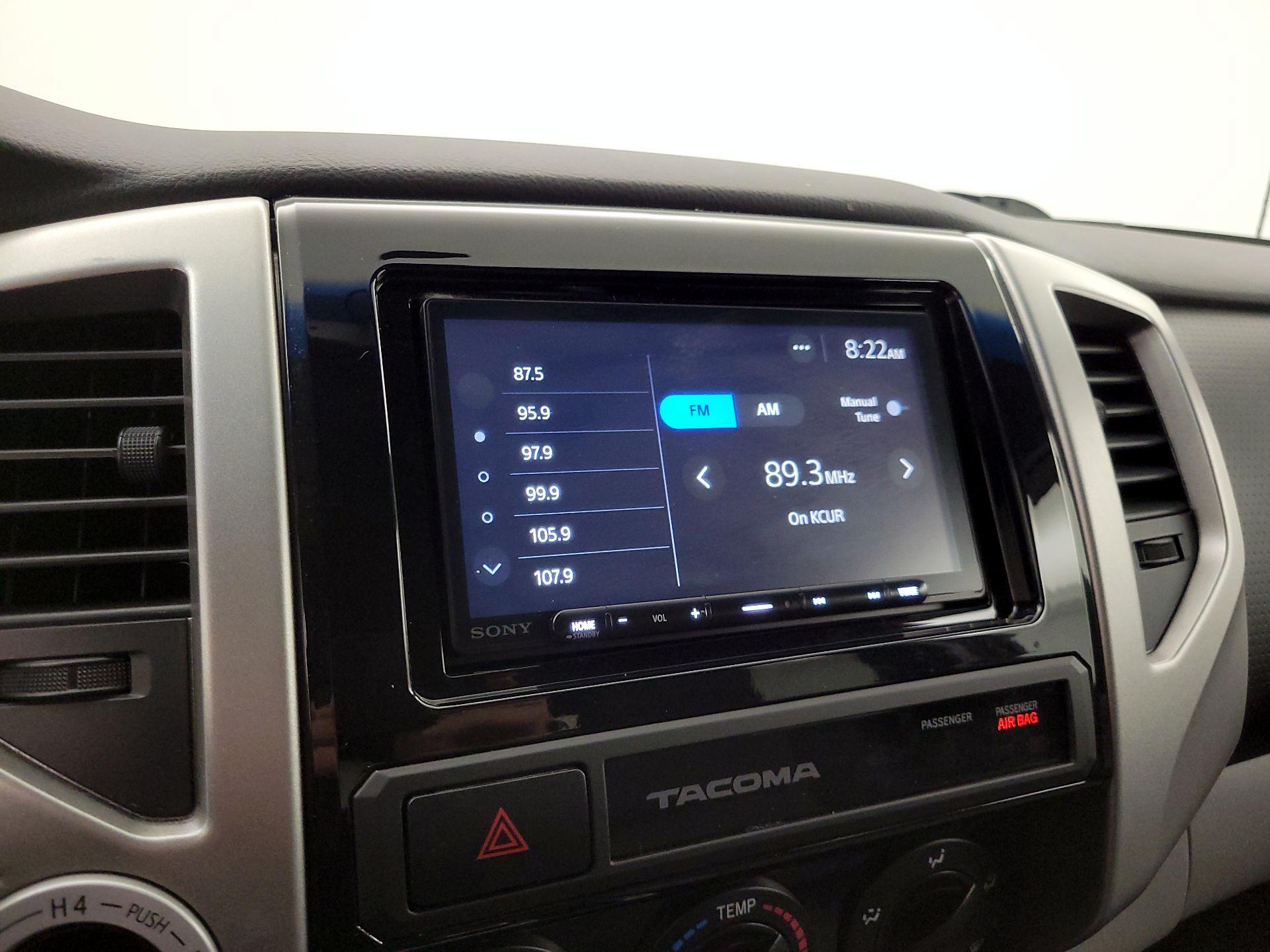 Thumbnail: 2015 Toyota Tacoma - 14