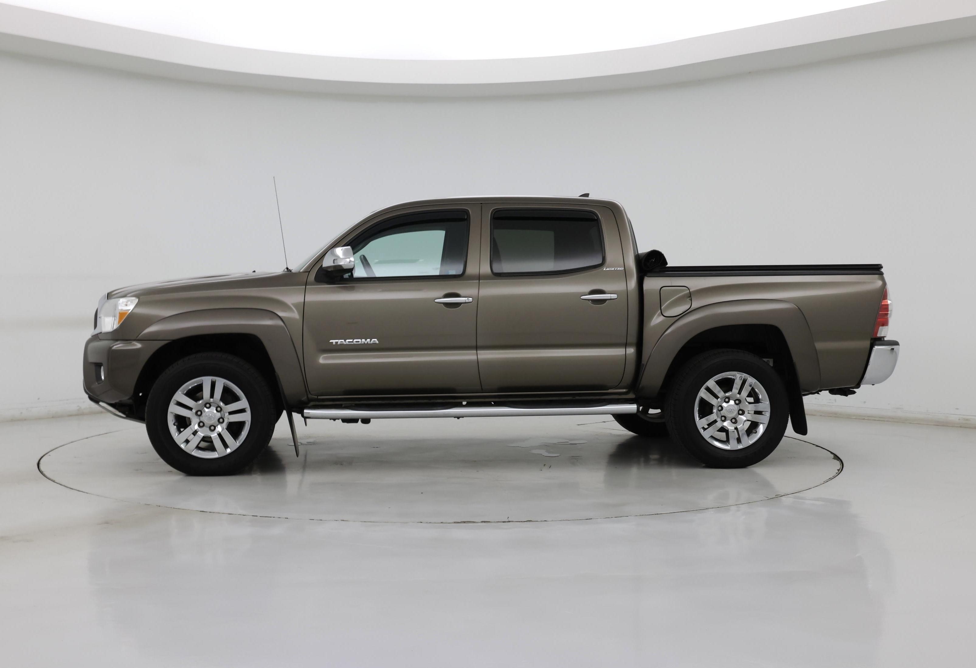 Thumbnail: 2015 Toyota Tacoma - 3
