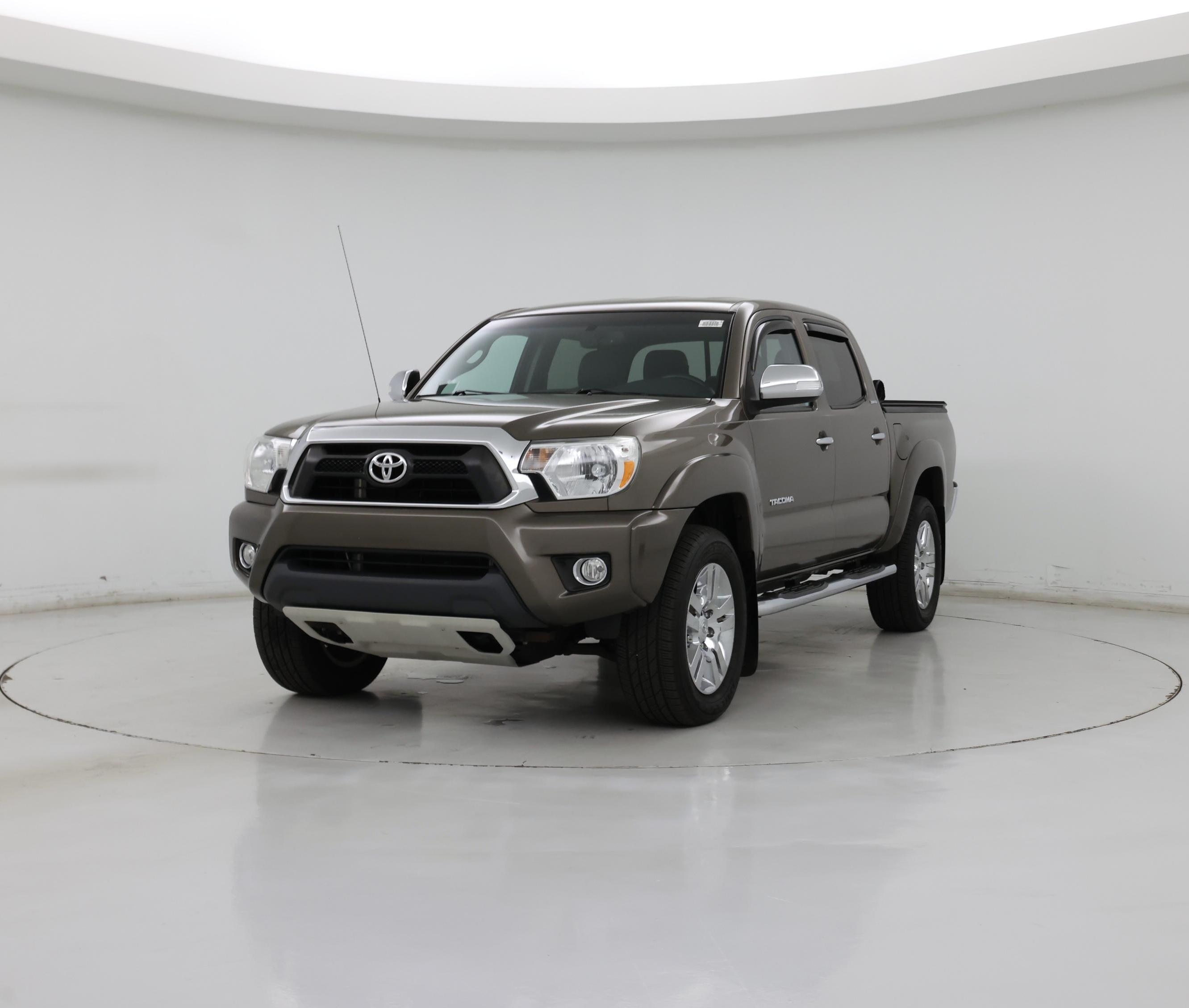 Thumbnail: 2015 Toyota Tacoma - 4