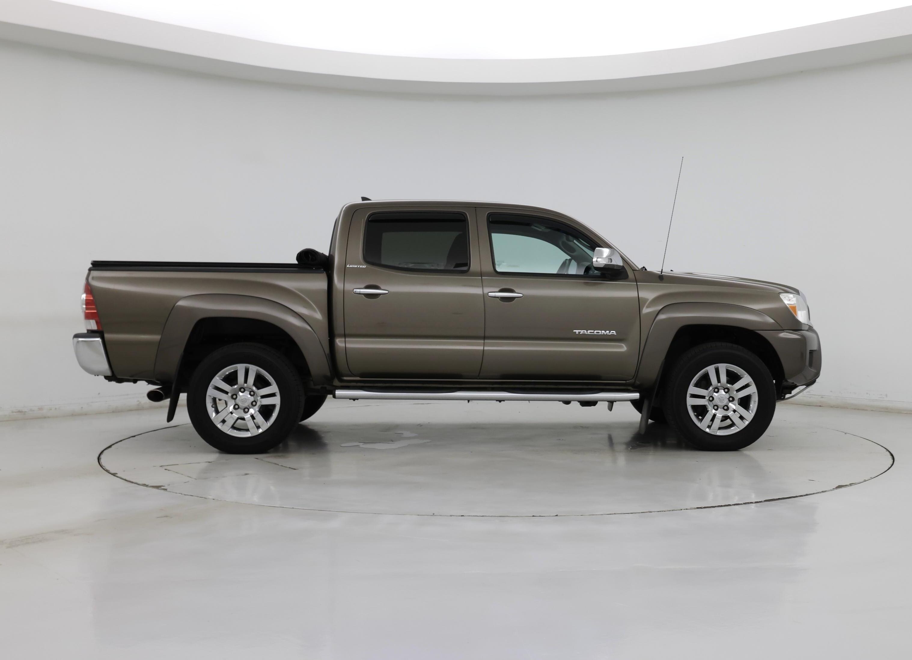 Thumbnail: 2015 Toyota Tacoma - 7
