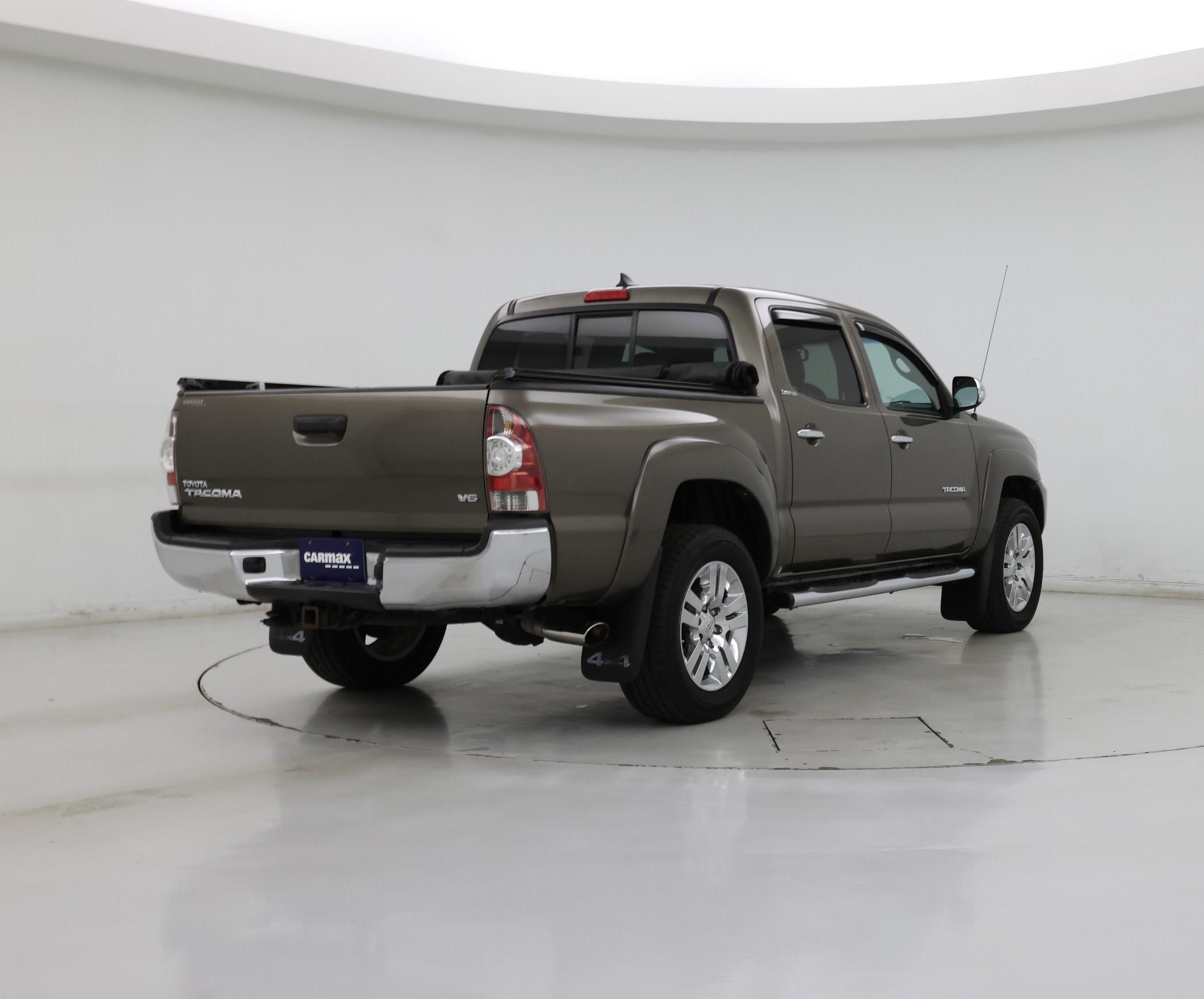 Thumbnail: 2015 Toyota Tacoma - 8