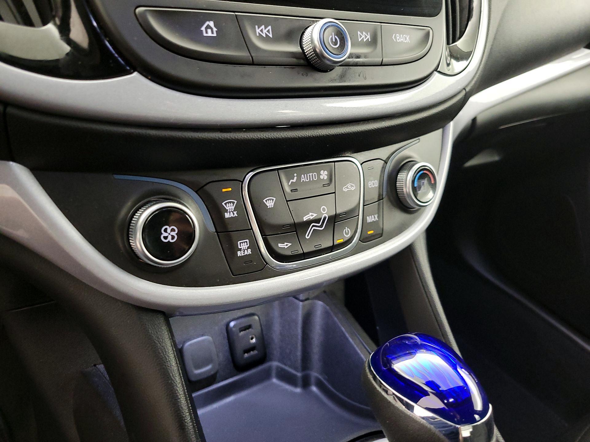 Thumbnail: 2018 Chevrolet Volt - 16