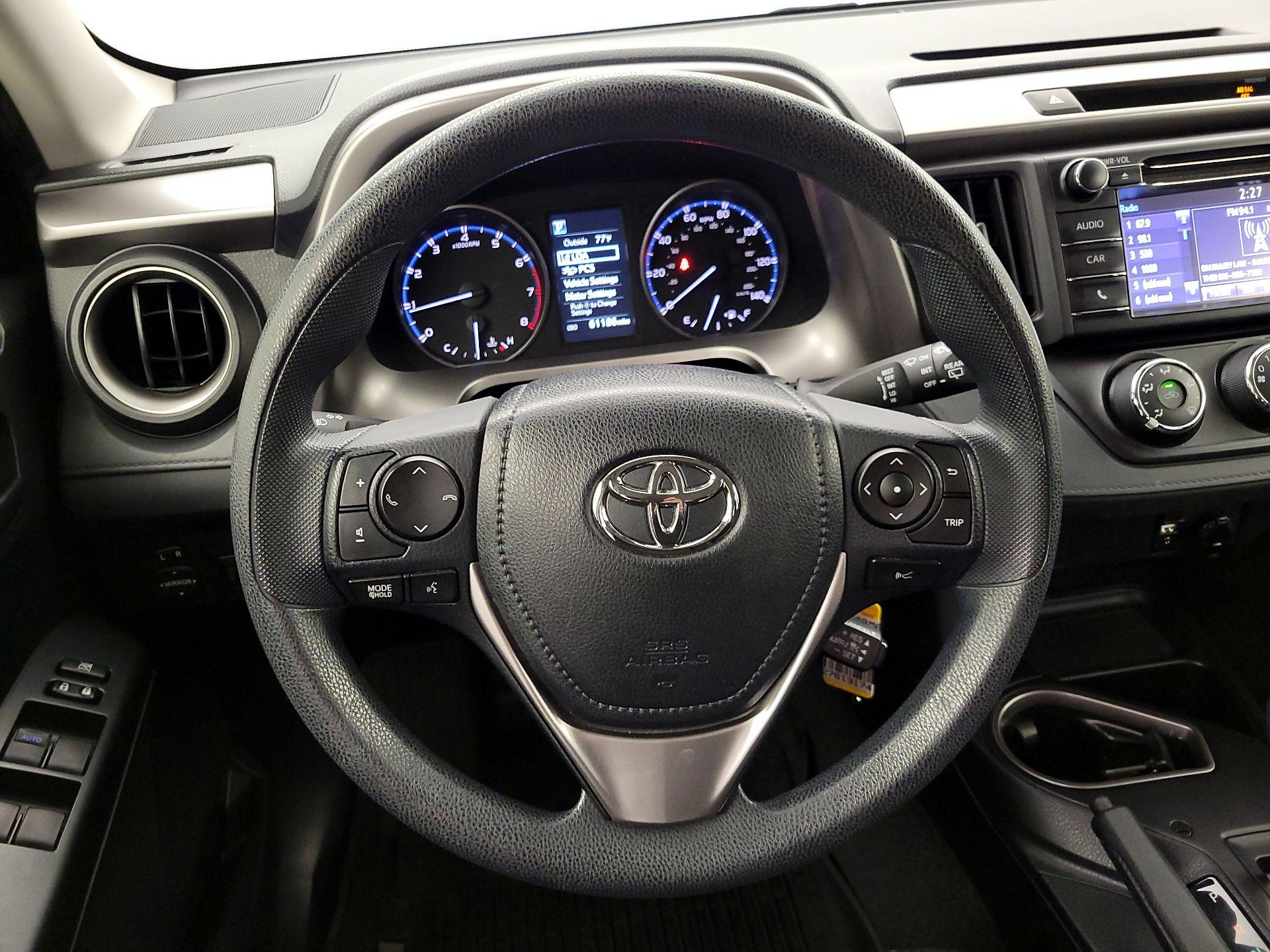 Thumbnail: 2017 Toyota RAV4 - 10