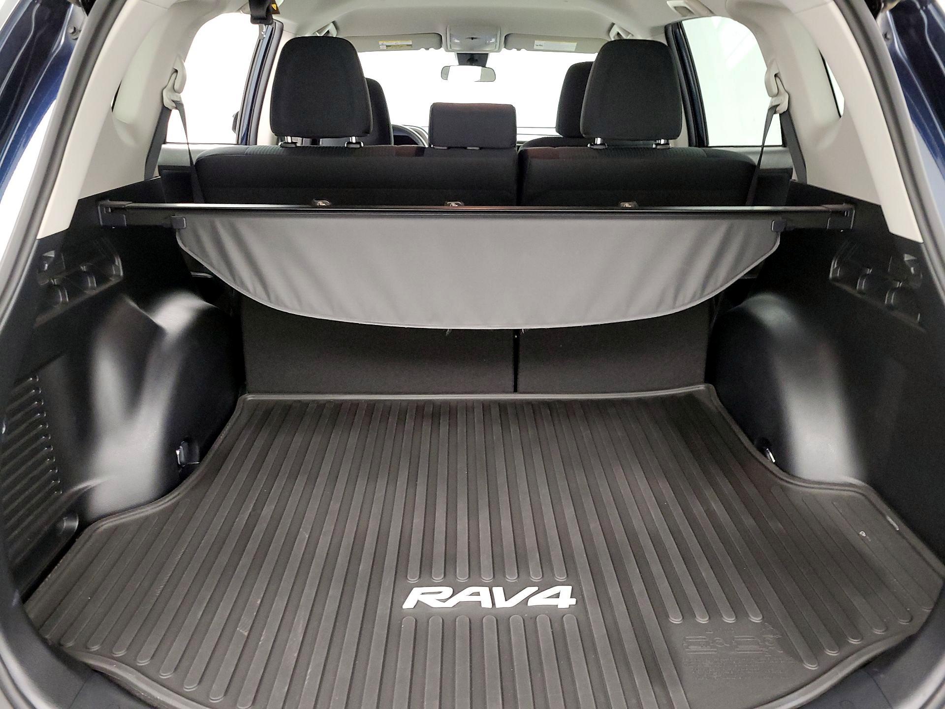 Thumbnail: 2017 Toyota RAV4 - 20