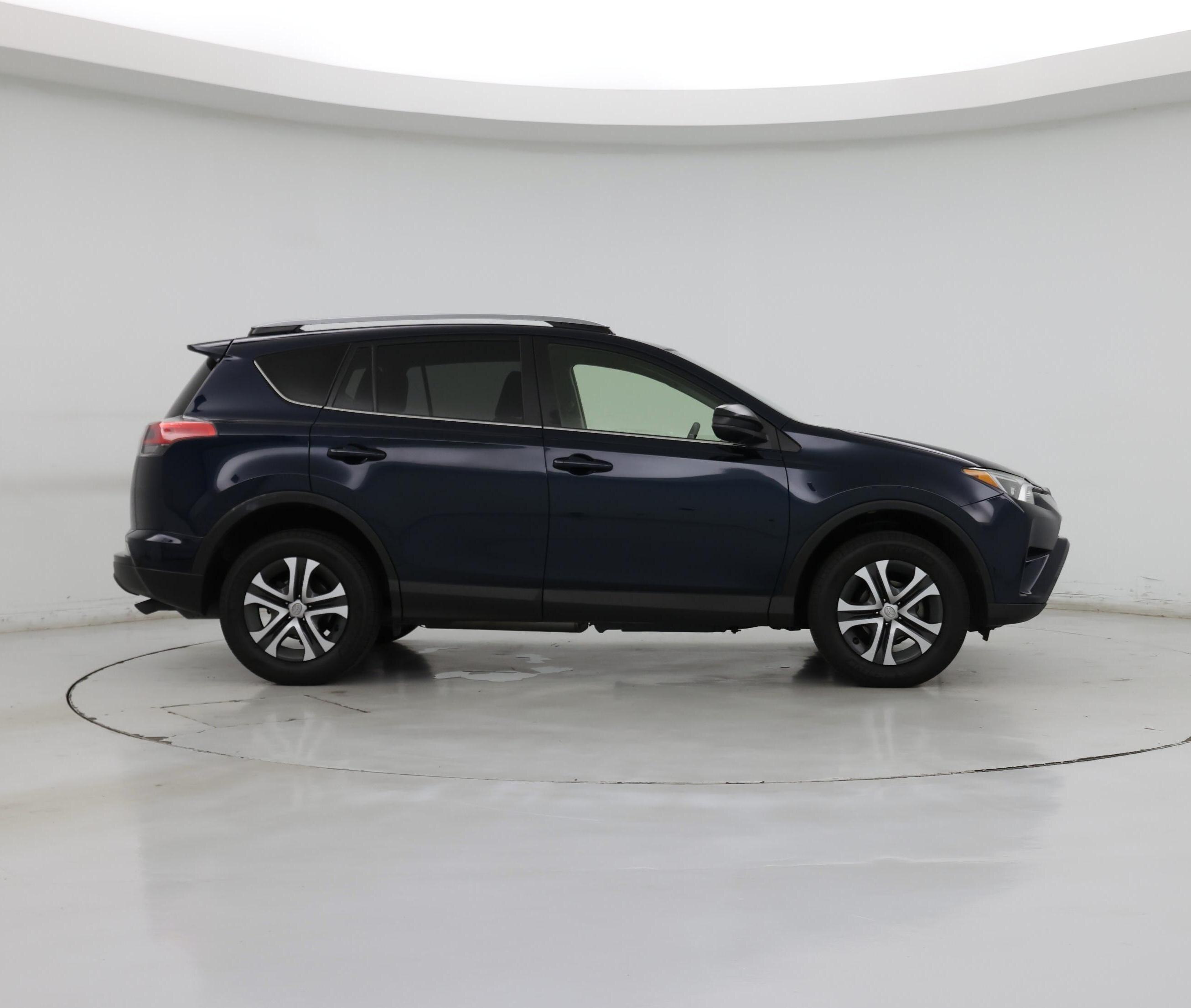 Thumbnail: 2017 Toyota RAV4 - 7