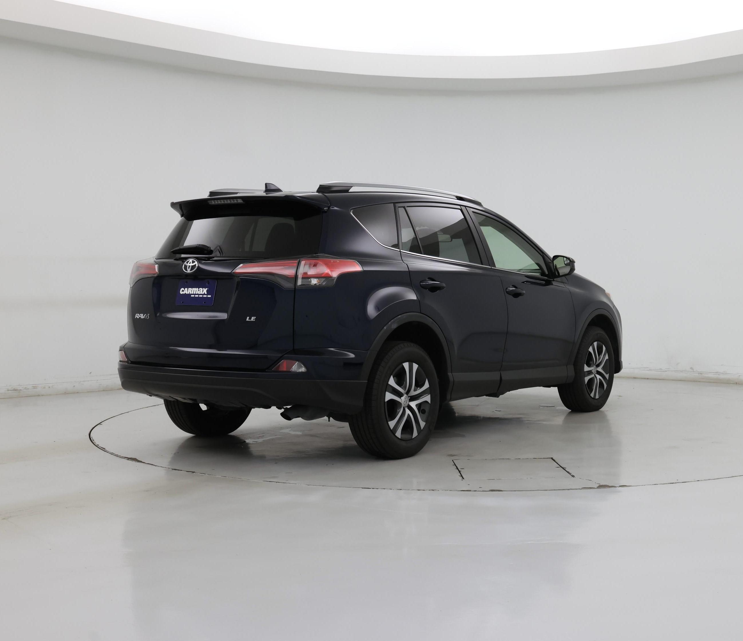Thumbnail: 2017 Toyota RAV4 - 8