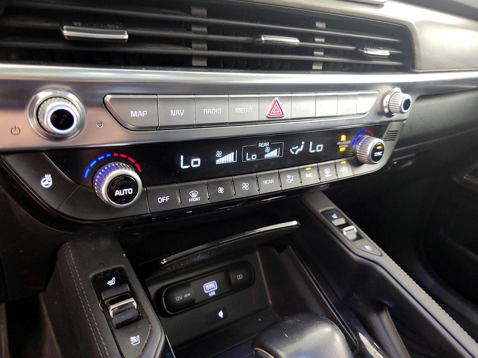 Thumbnail: 2020 Kia Telluride - 17