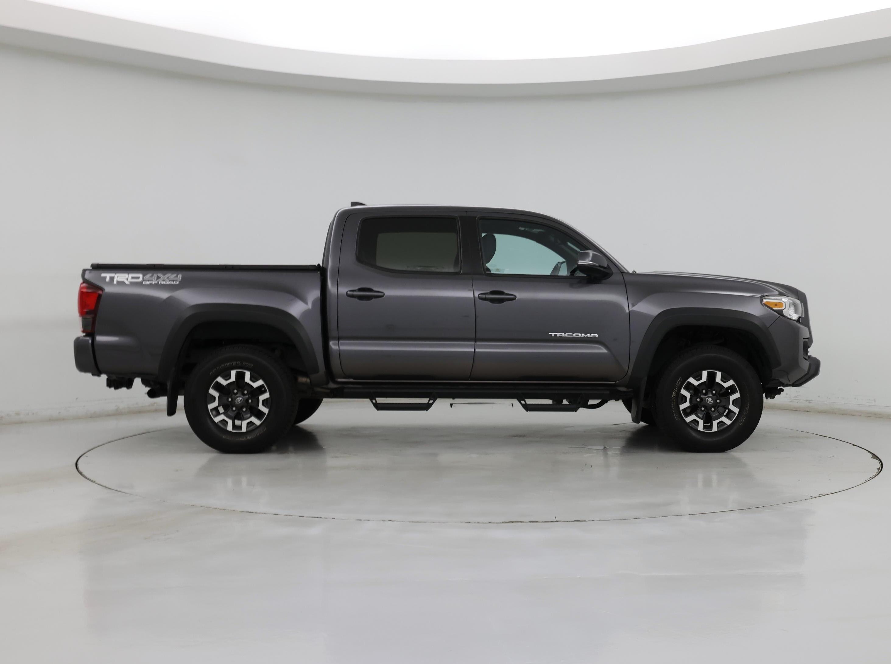 Thumbnail: 2019 Toyota Tacoma - 7