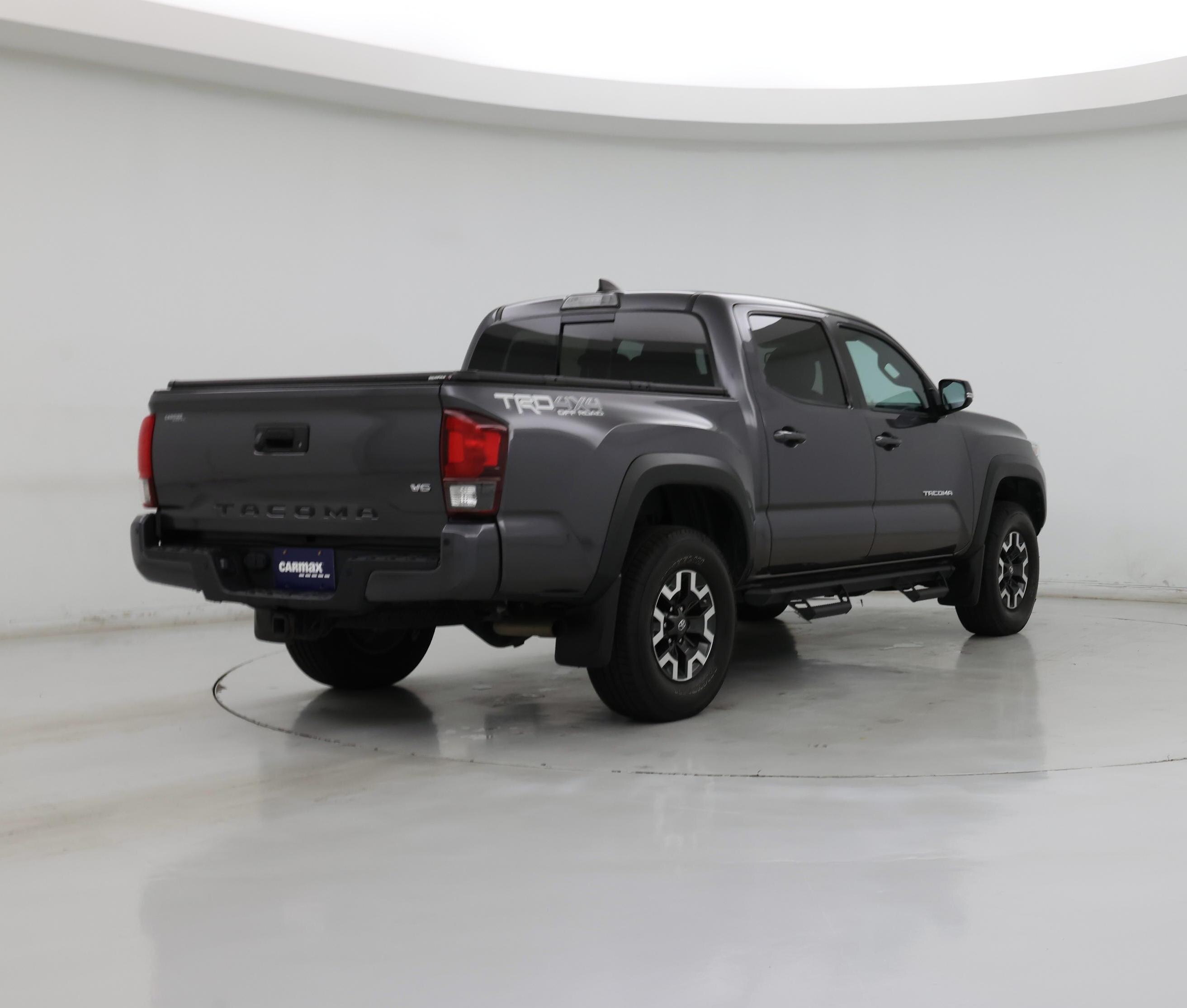 Thumbnail: 2019 Toyota Tacoma - 8