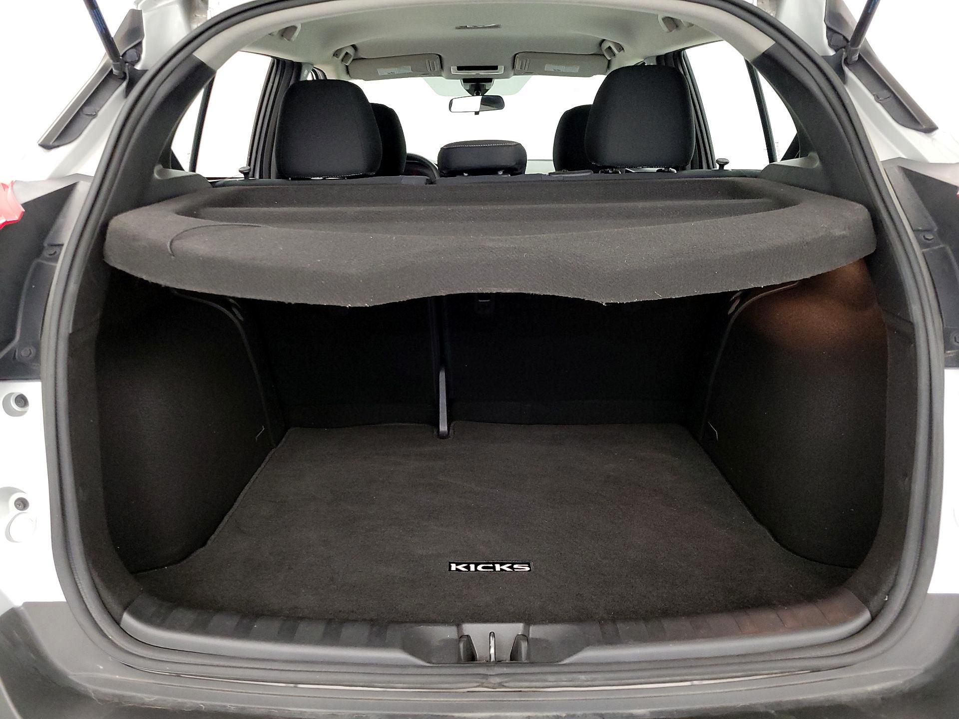 Thumbnail: 2020 Nissan Kicks - 18