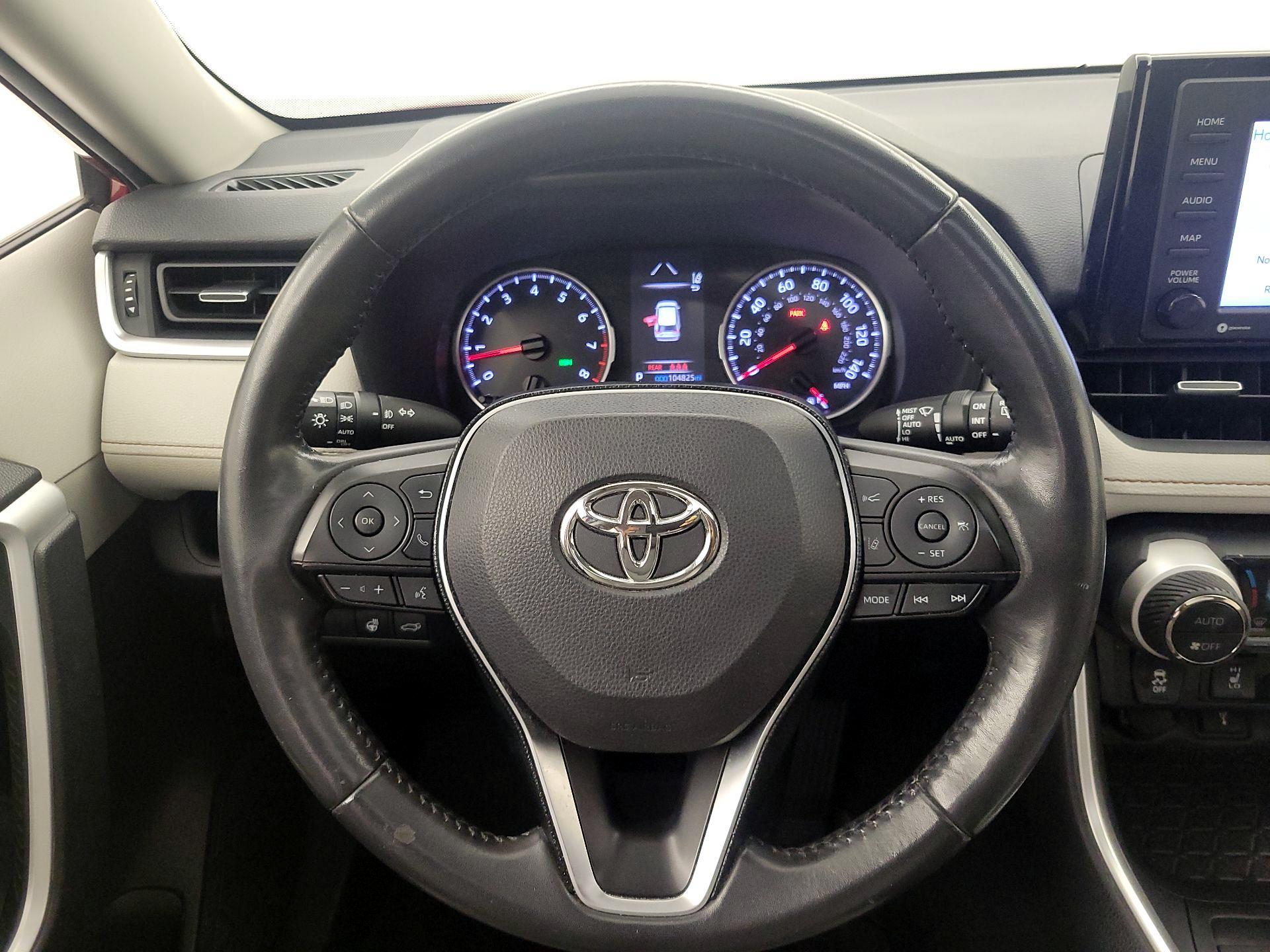 Thumbnail: 2021 Toyota RAV4 - 10