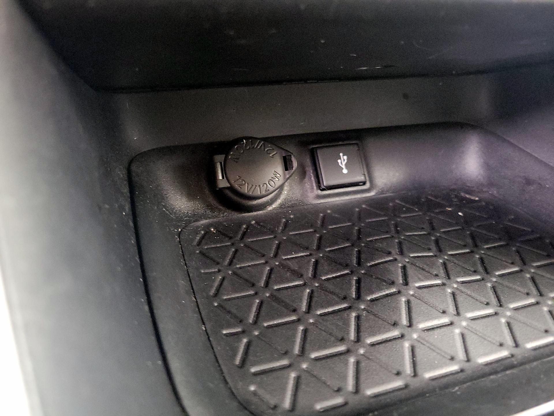 Thumbnail: 2021 Toyota RAV4 - 18