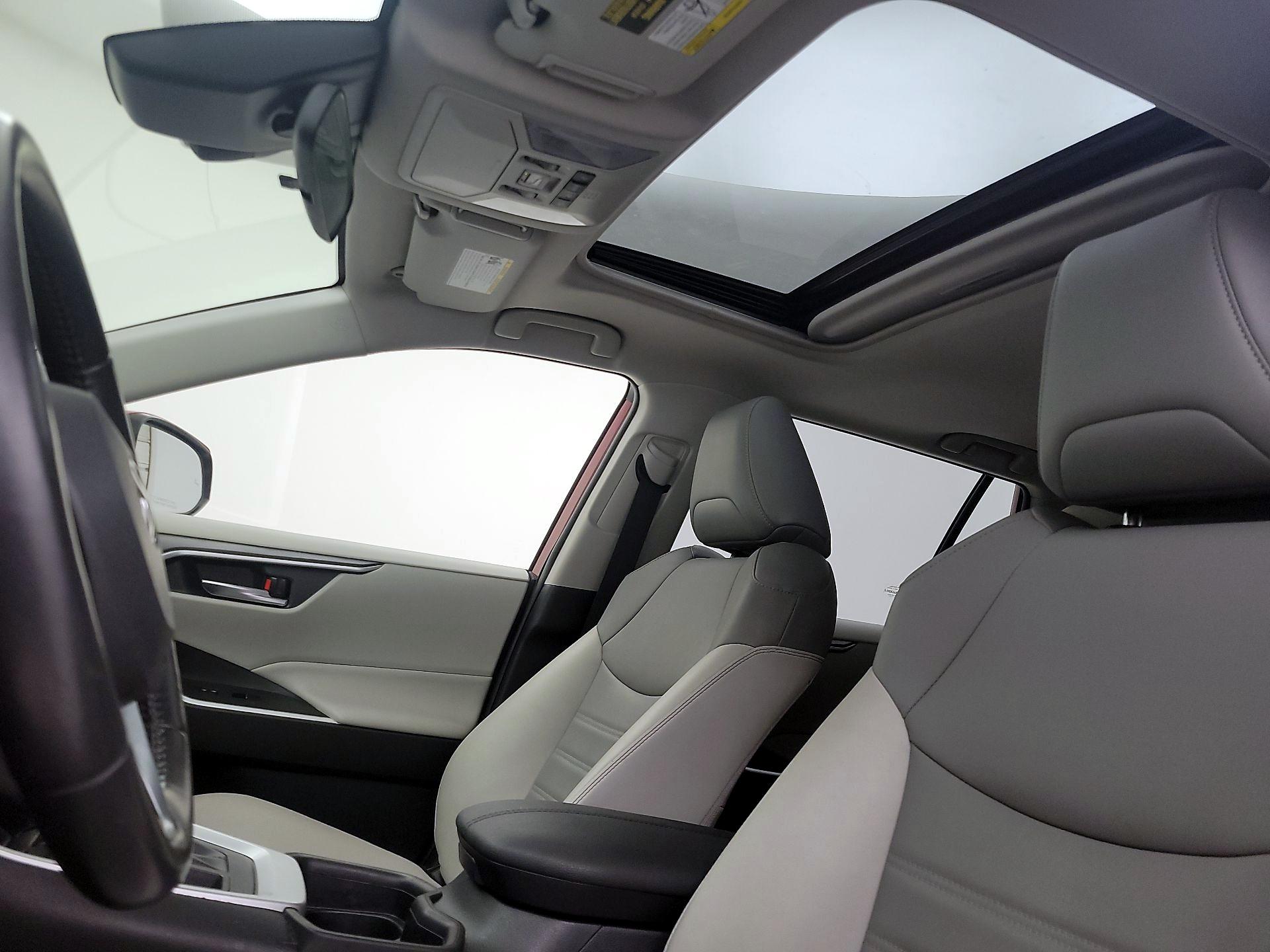 Thumbnail: 2021 Toyota RAV4 - 19