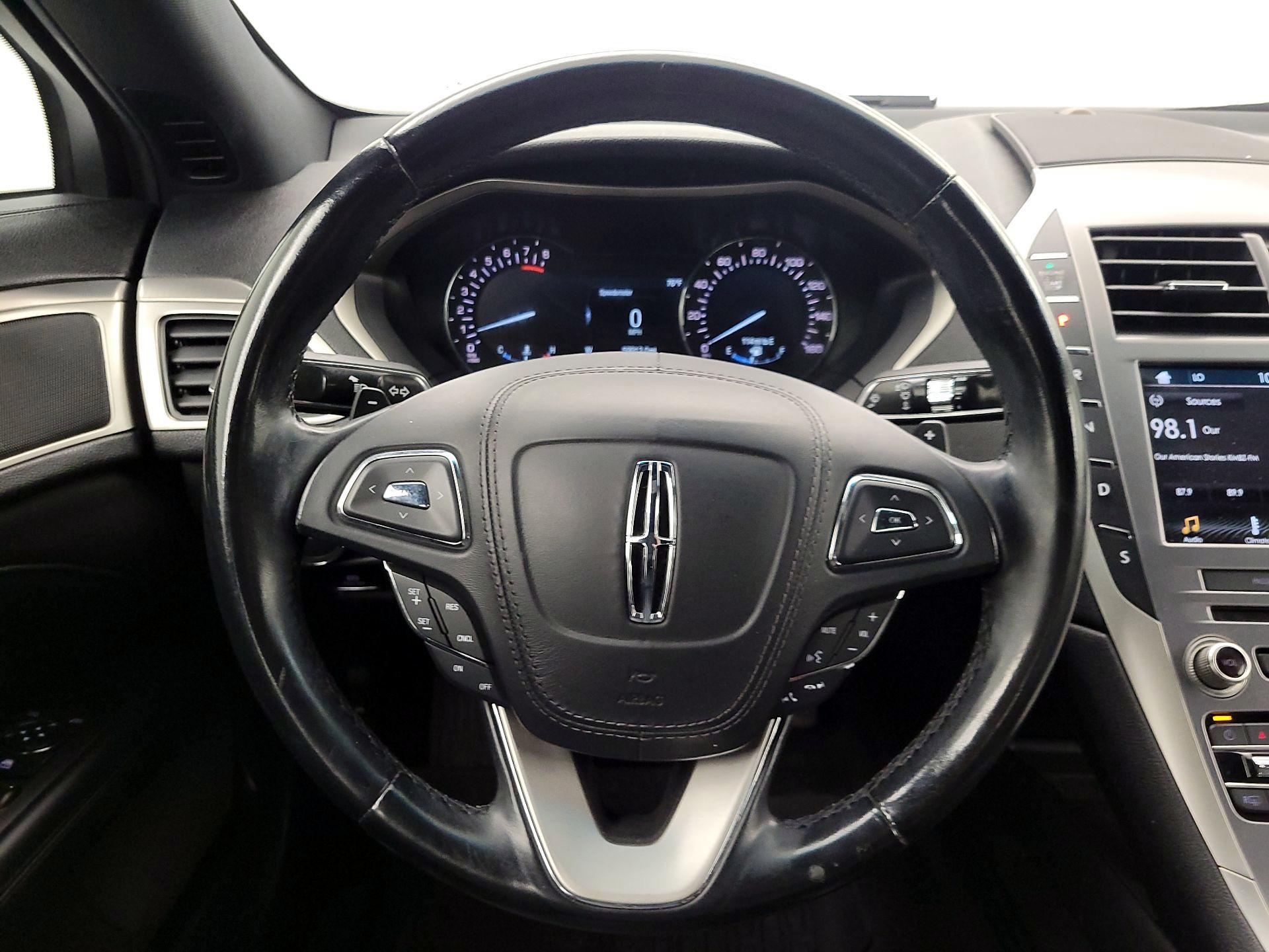 Thumbnail: 2017 Lincoln MKZ - 10