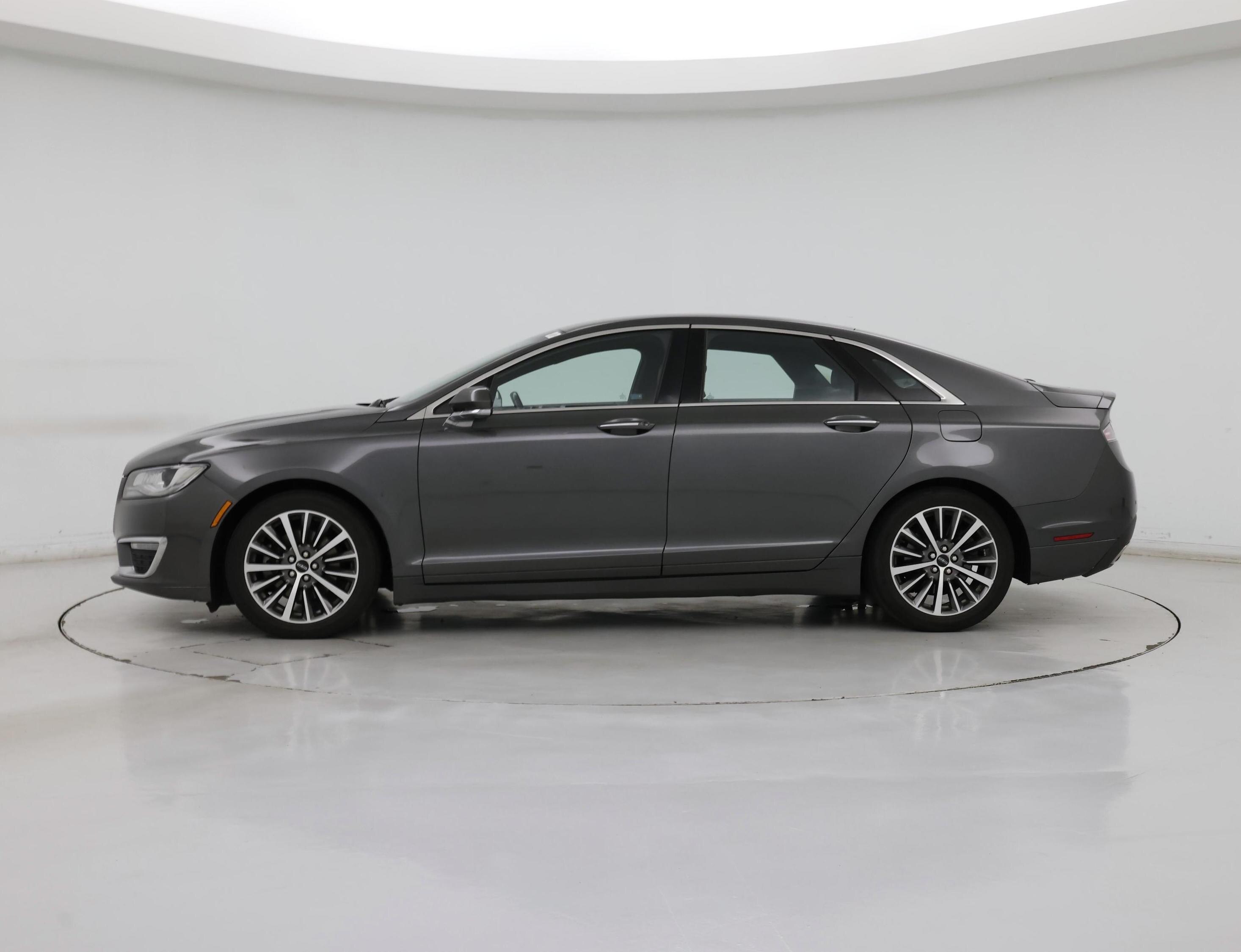 Thumbnail: 2017 Lincoln MKZ - 3