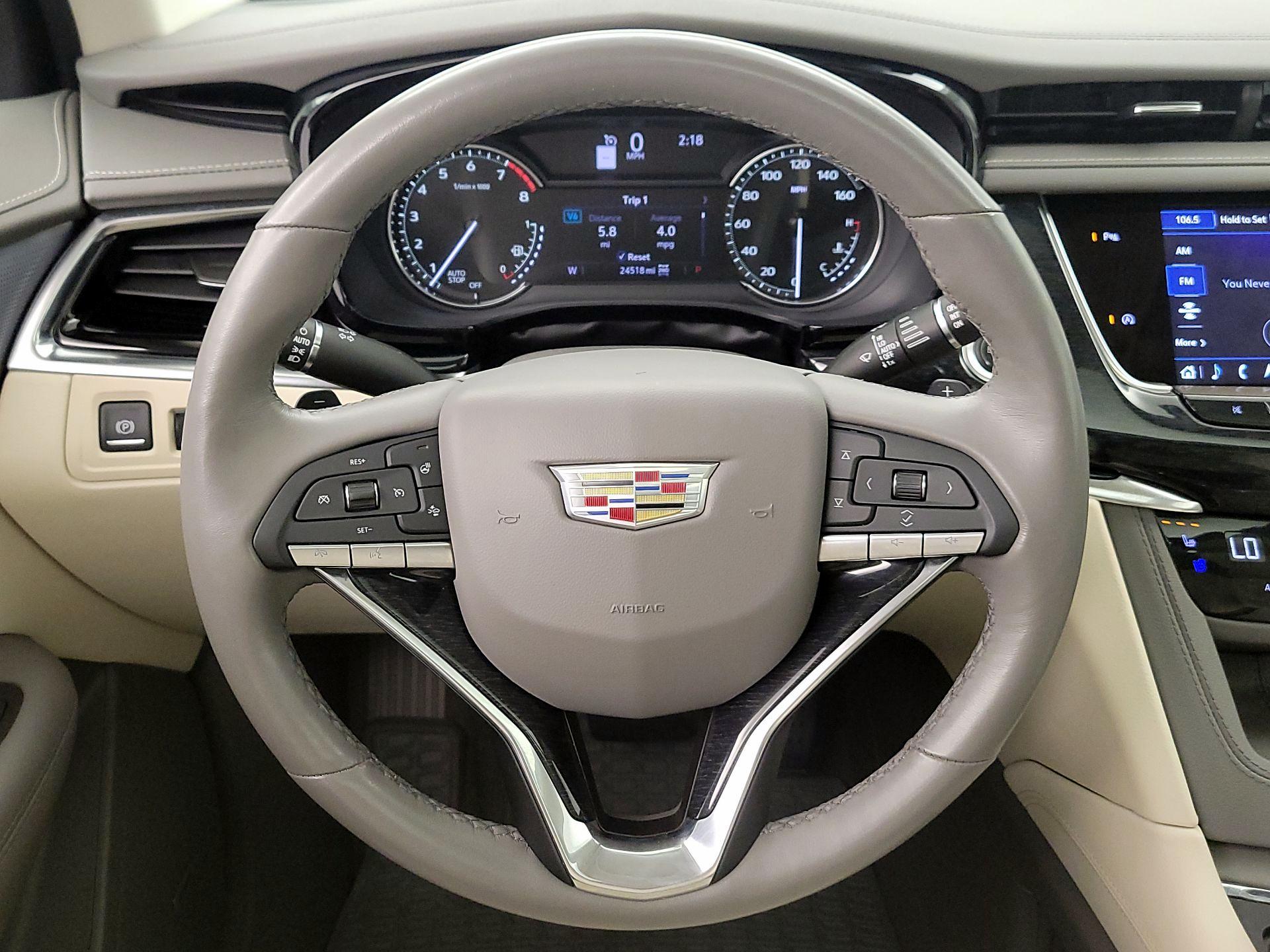 Thumbnail: 2023 Cadillac XT6 - 10