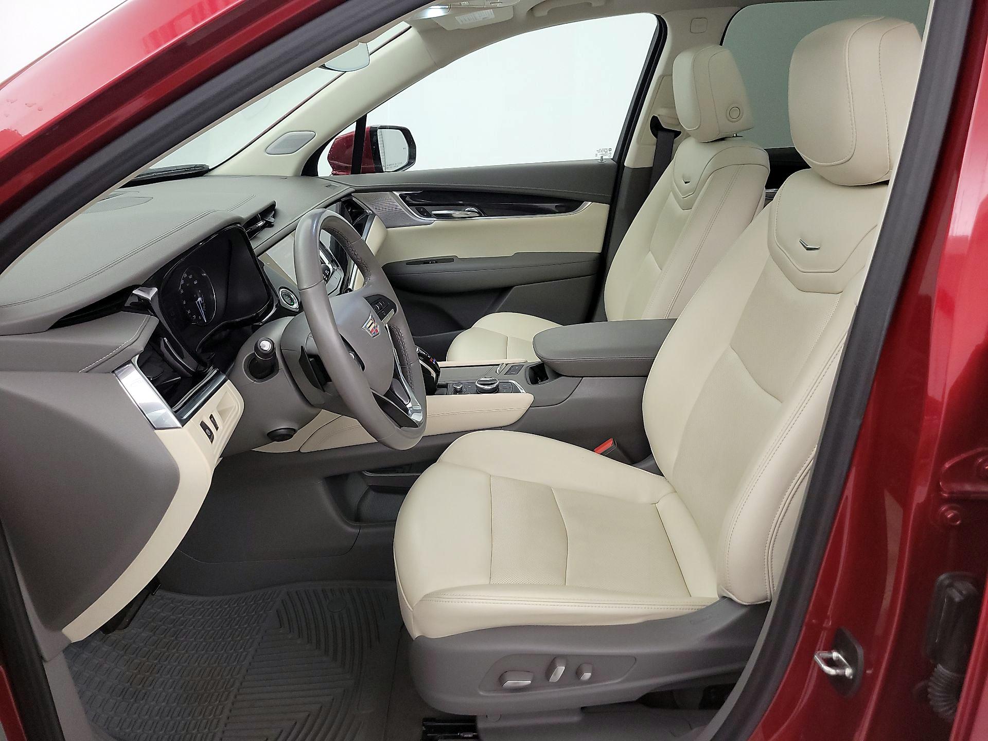 Thumbnail: 2023 Cadillac XT6 - 11