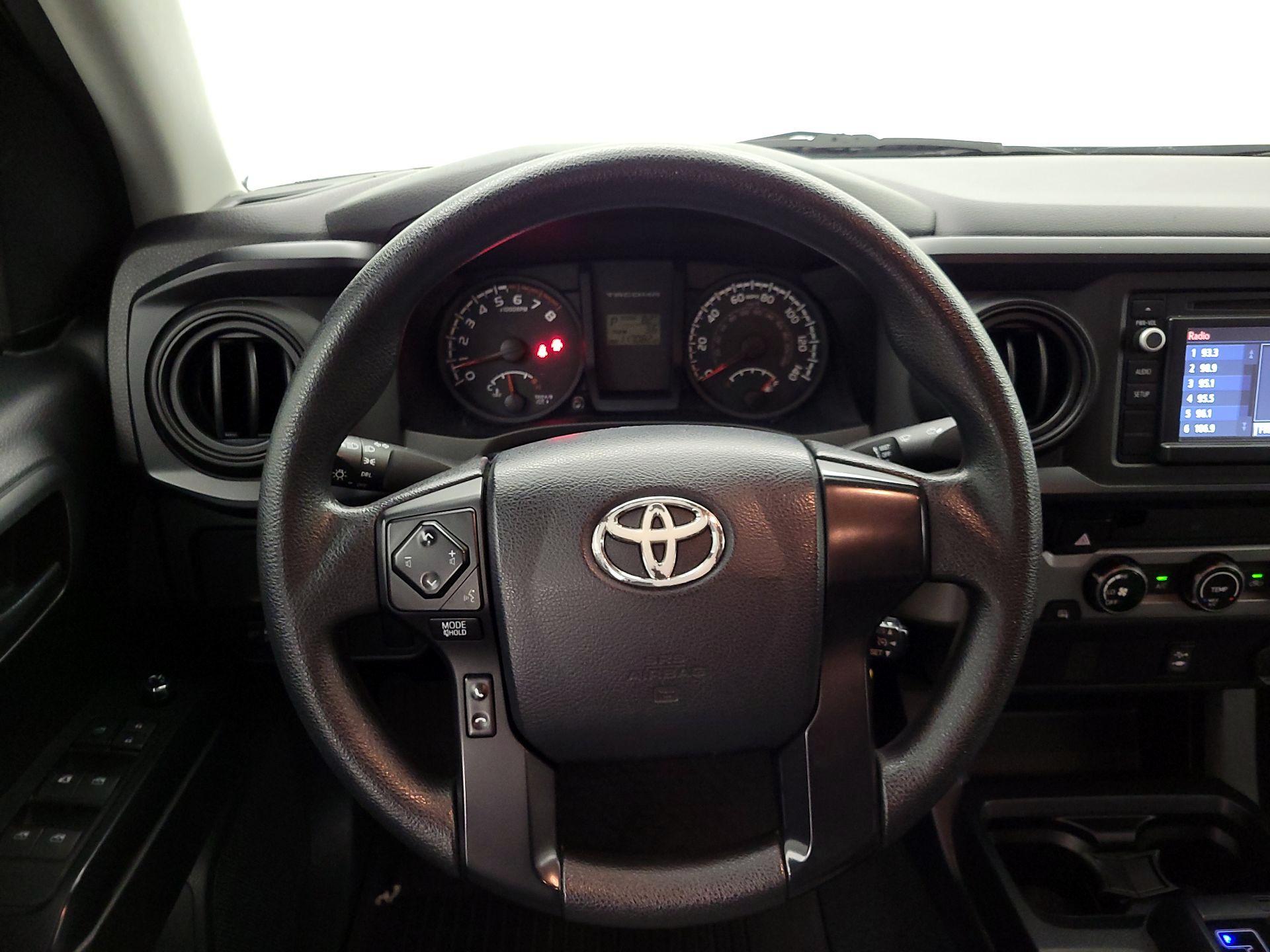 Thumbnail: 2017 Toyota Tacoma - 10