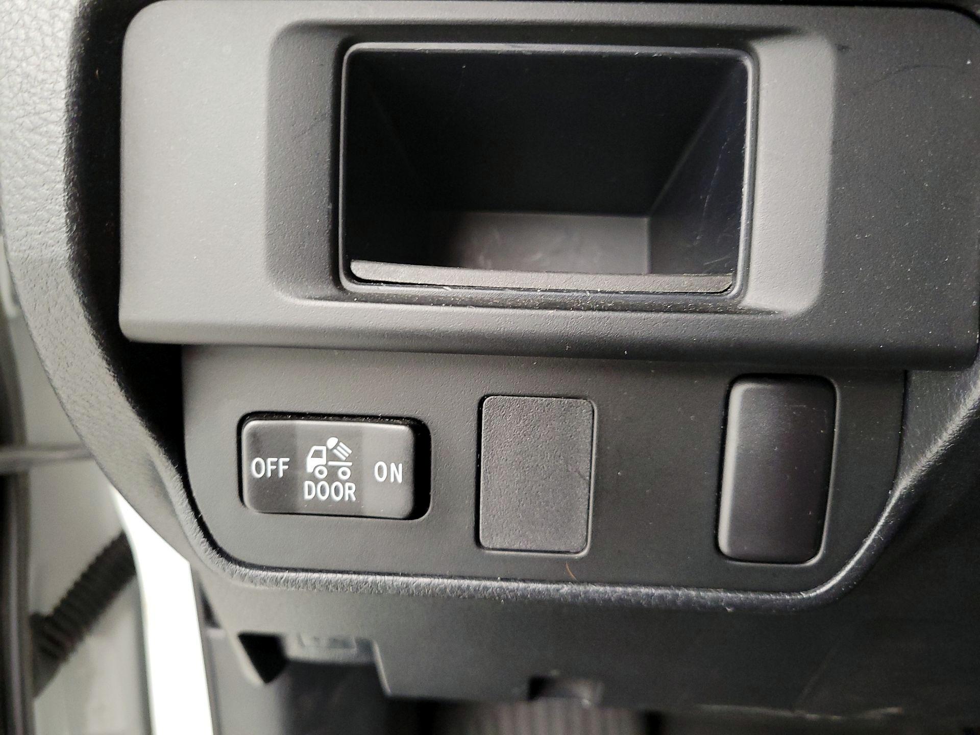 Thumbnail: 2017 Toyota Tacoma - 13