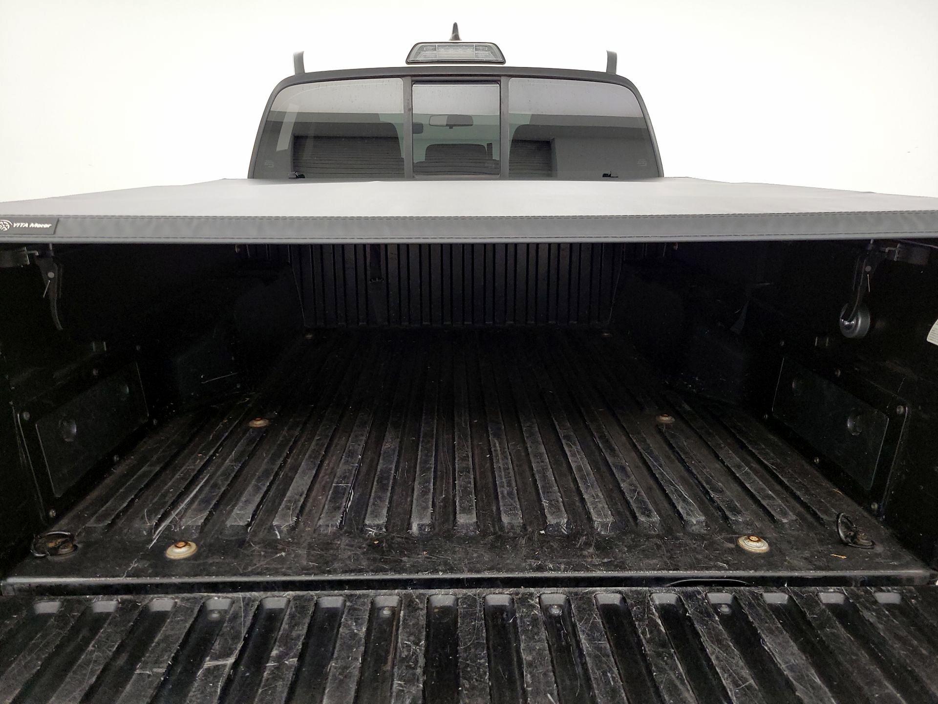 Thumbnail: 2017 Toyota Tacoma - 20