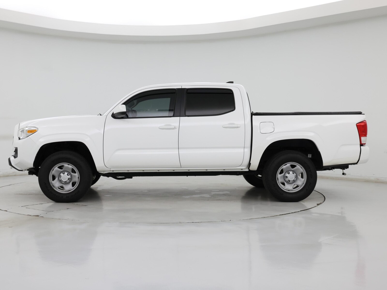 Image of 2017 Toyota Tacoma SR5
