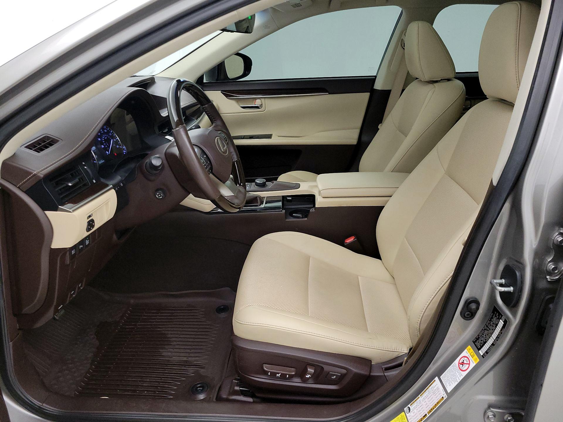 Thumbnail: 2018 Lexus ES - 11