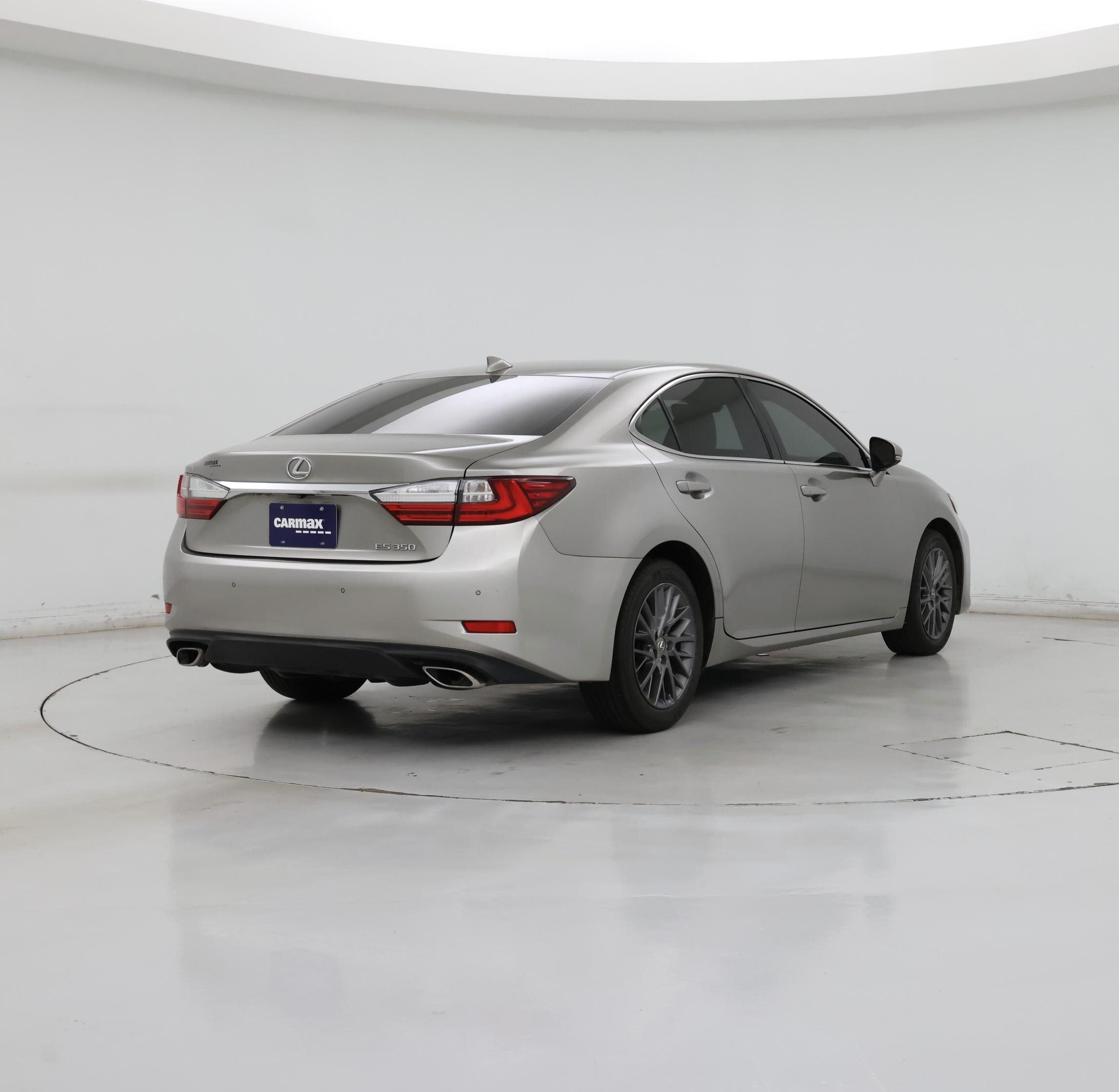 Thumbnail: 2018 Lexus ES - 8