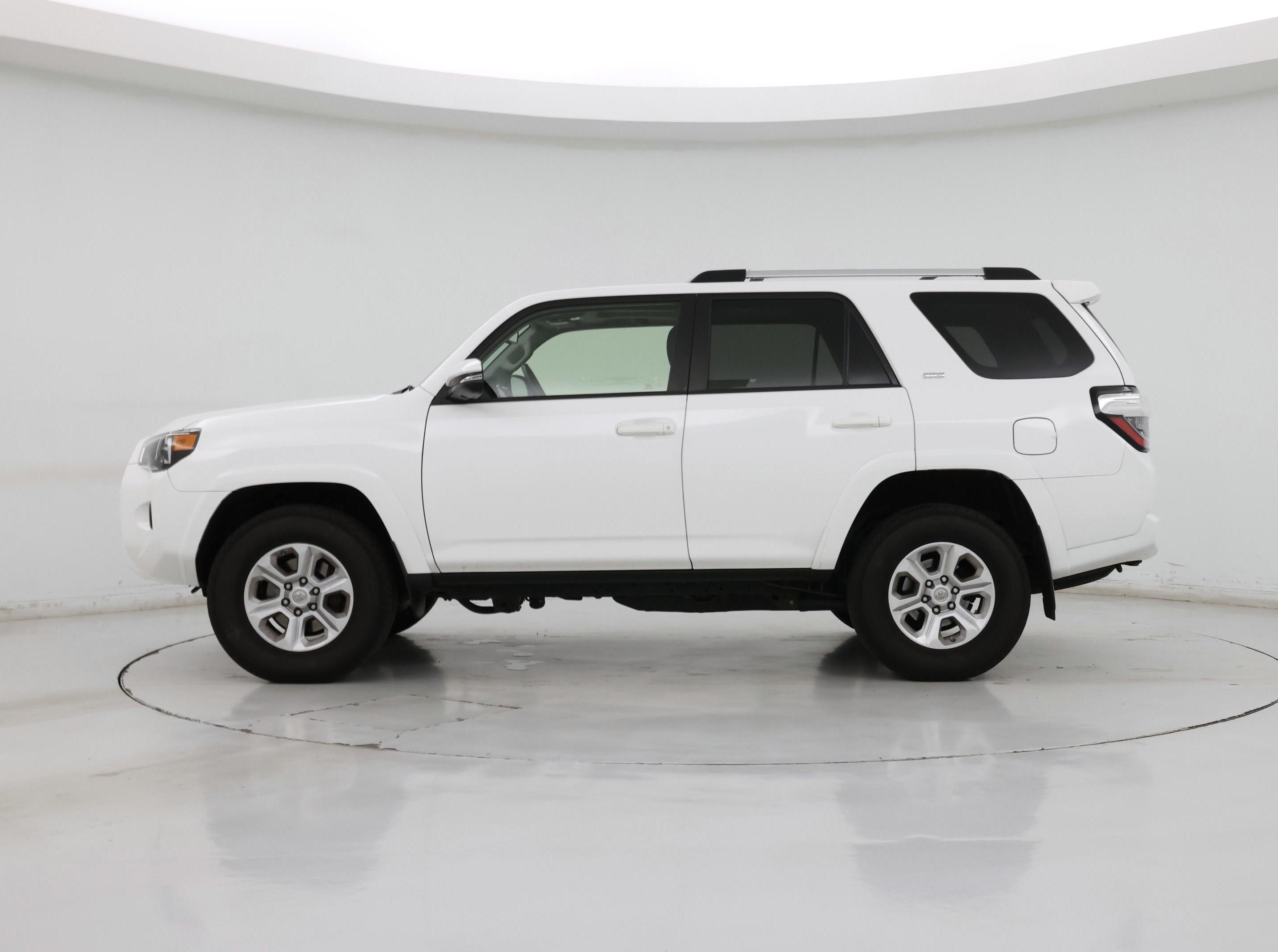 Thumbnail: 2019 Toyota 4Runner - 3