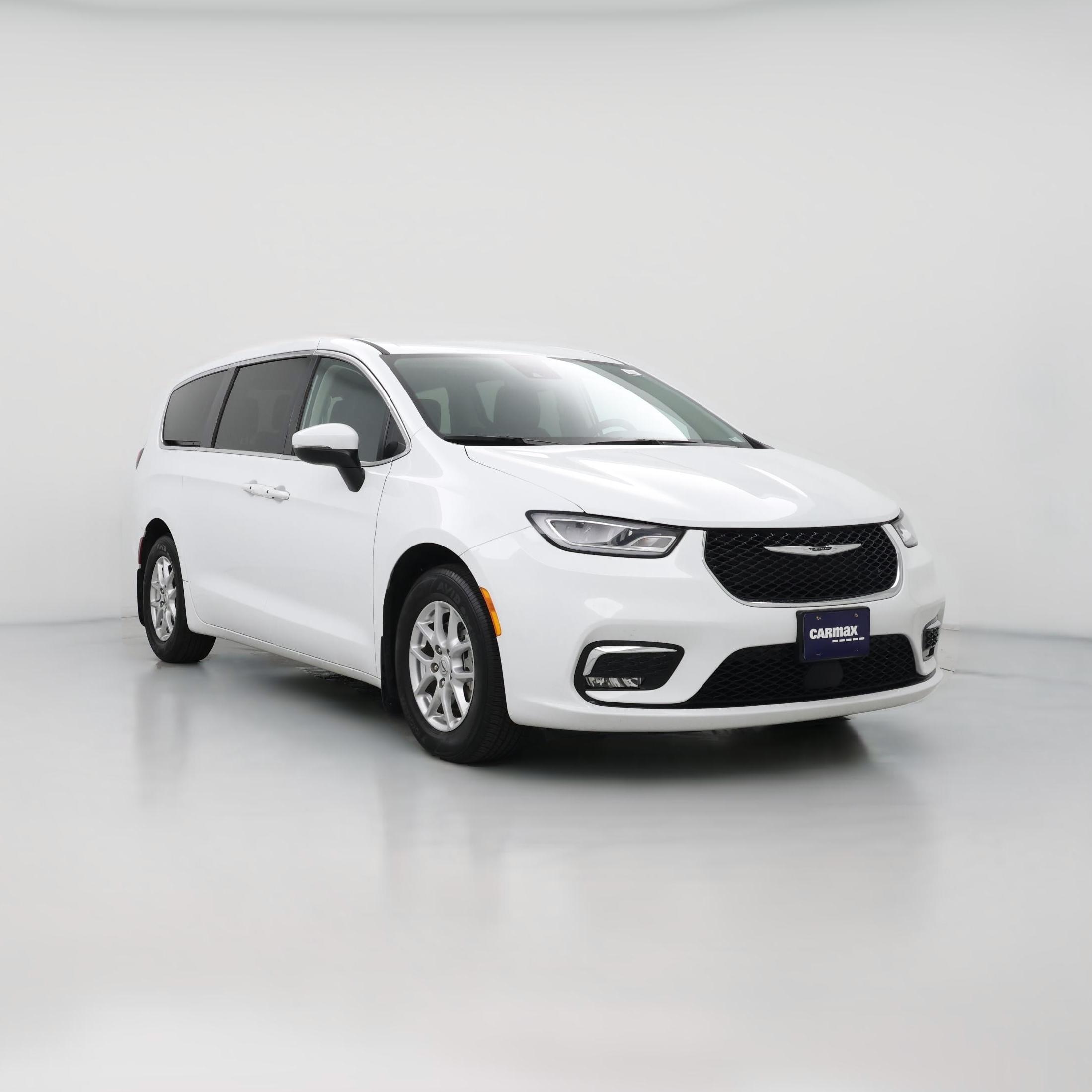 Thumbnail: 2023 Chrysler Pacifica - 1