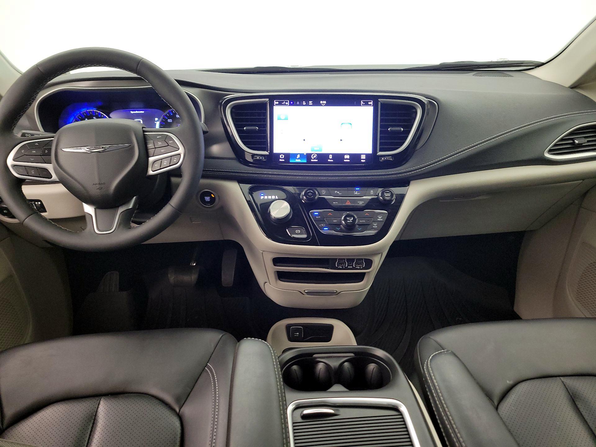 Thumbnail: 2023 Chrysler Pacifica - 9