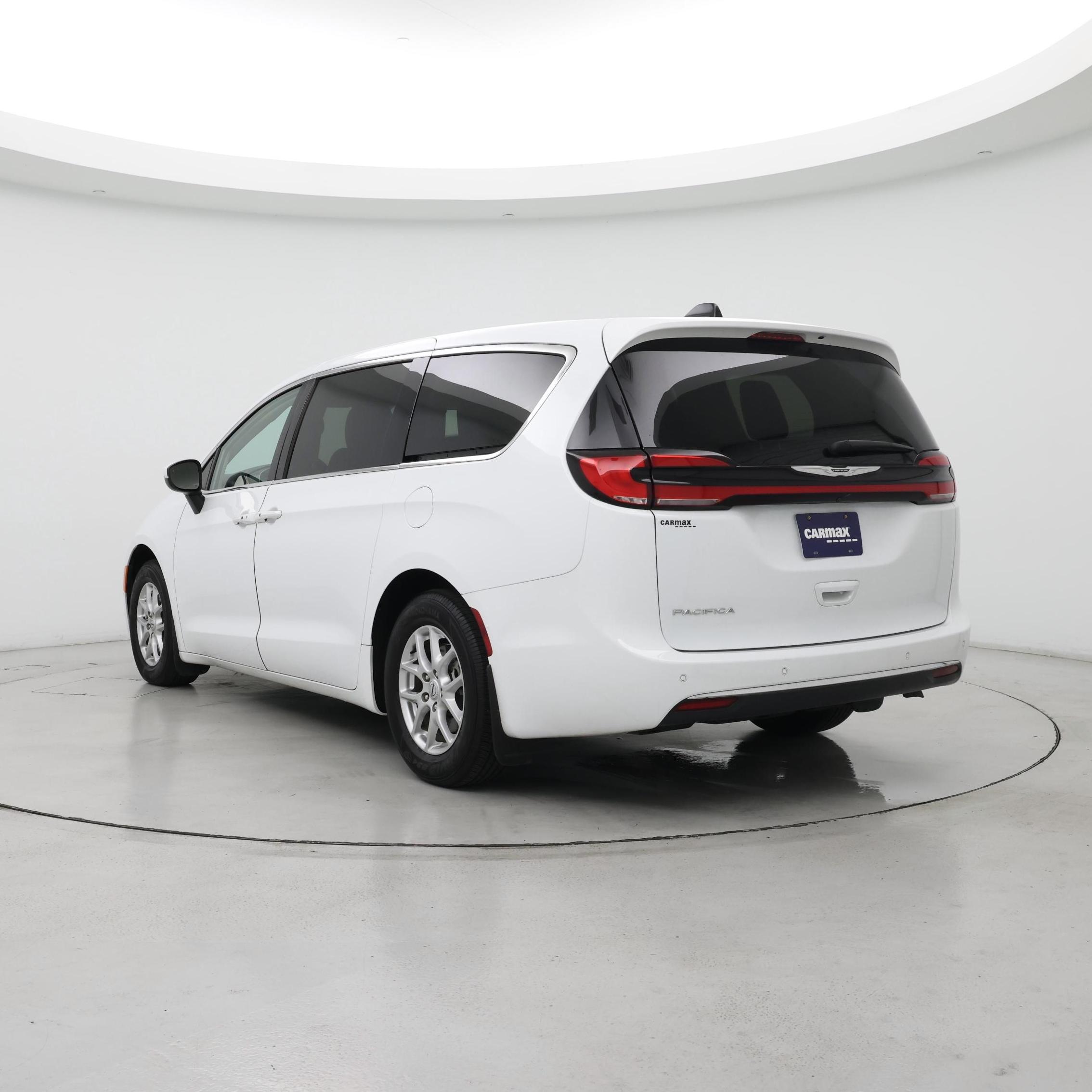 Thumbnail: 2023 Chrysler Pacifica - 2